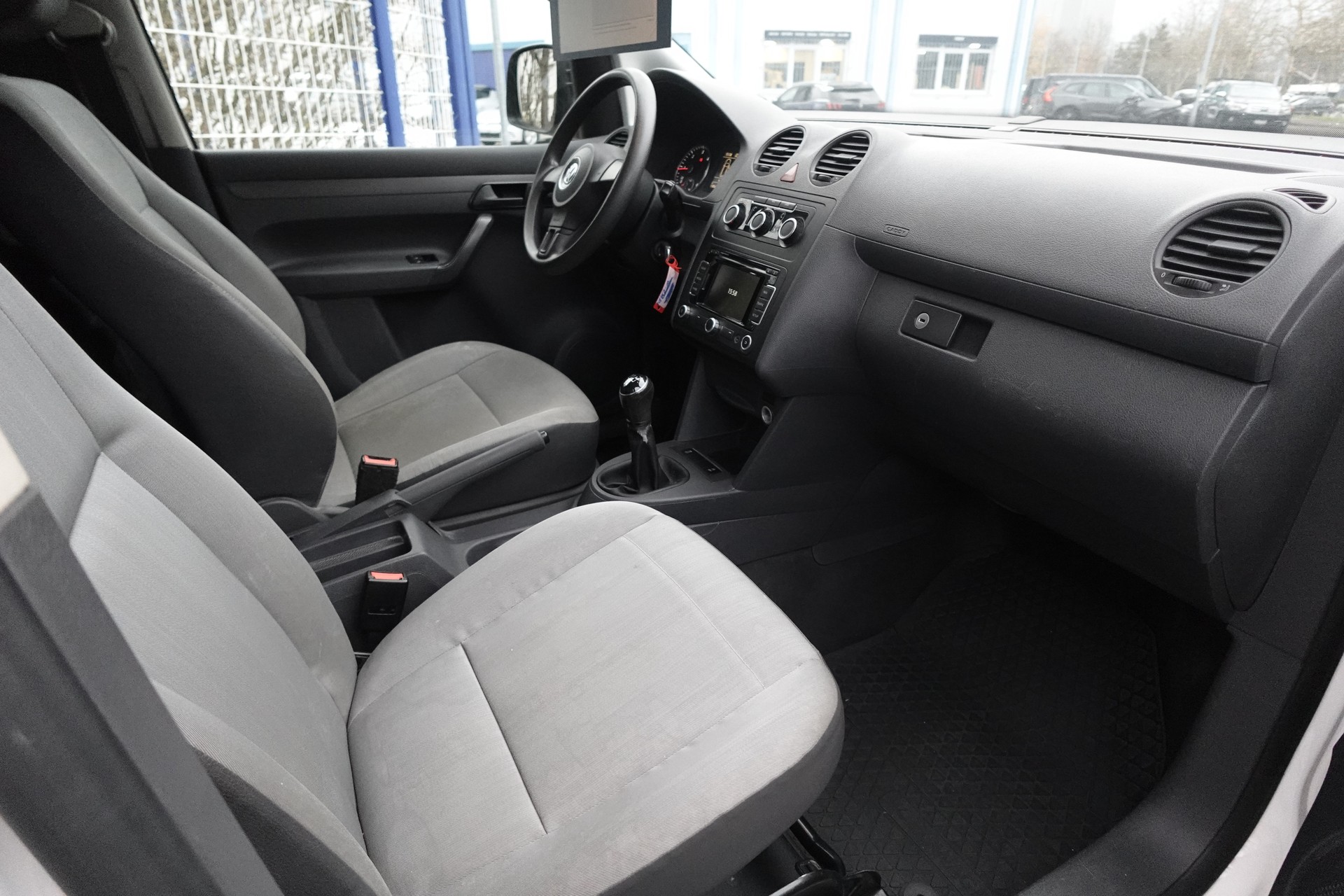 VW Caddy 1.6 TDI-image-5