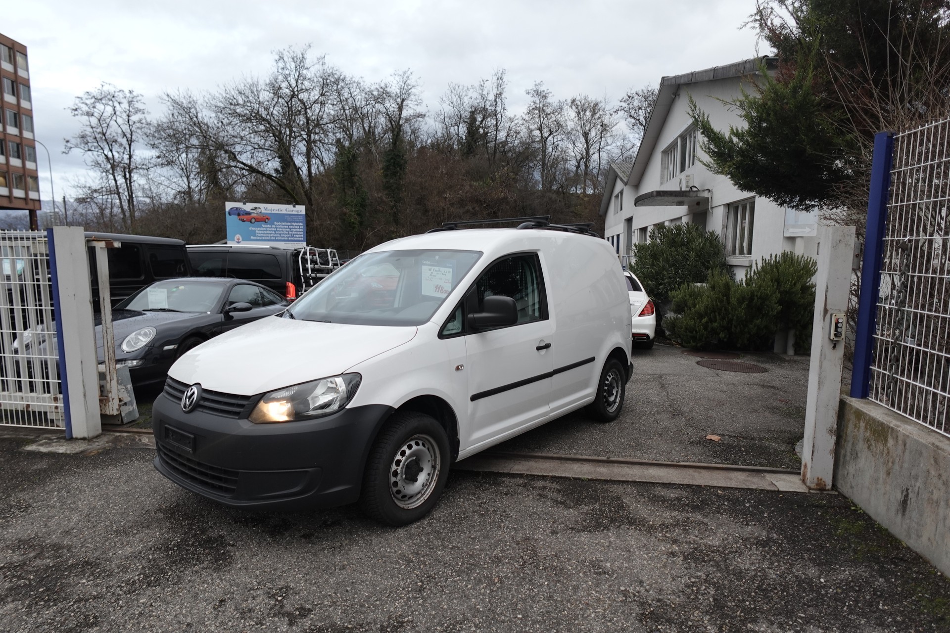 VW Caddy 1.6 TDI-image-1