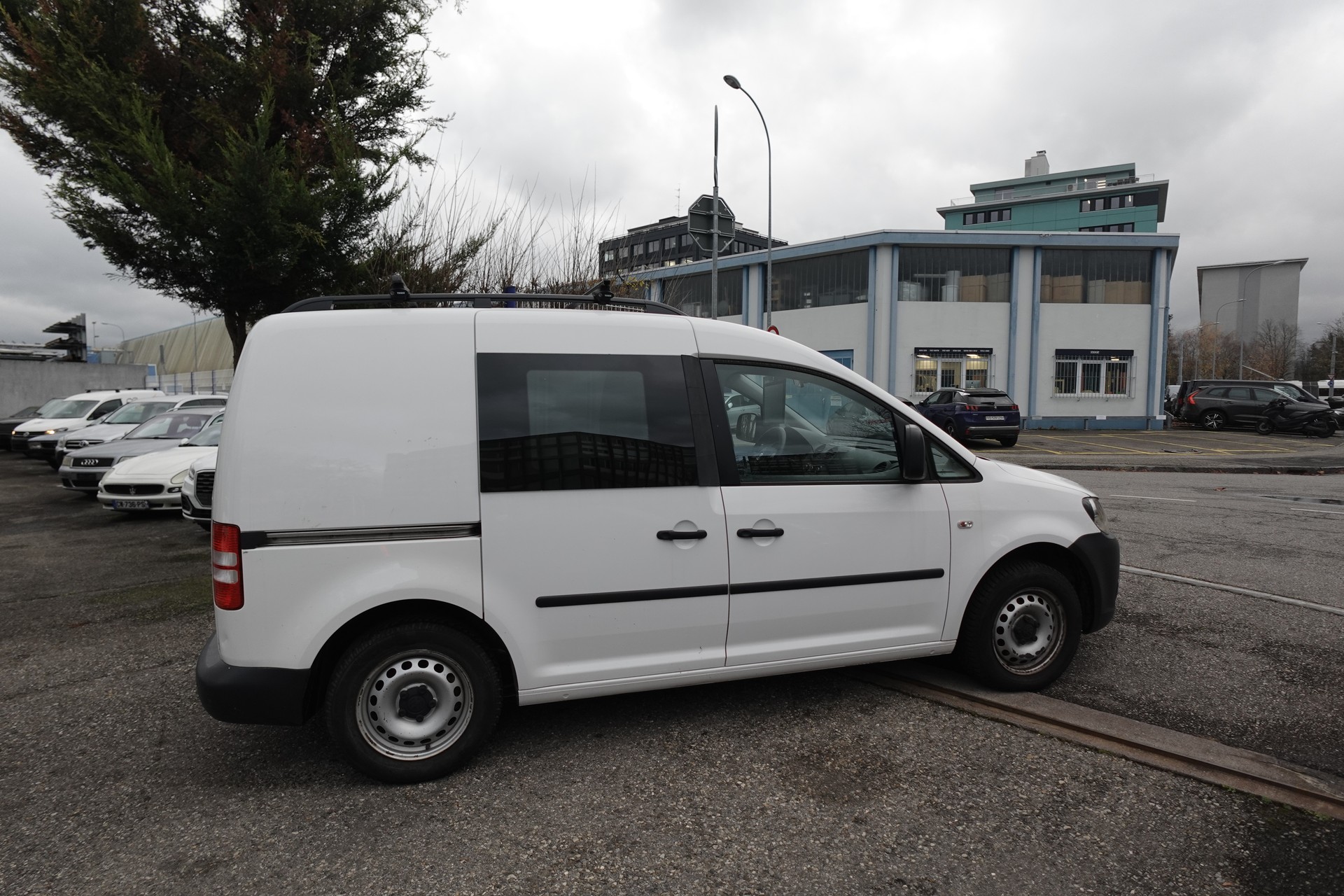 VW Caddy 1.6 TDI-image-2