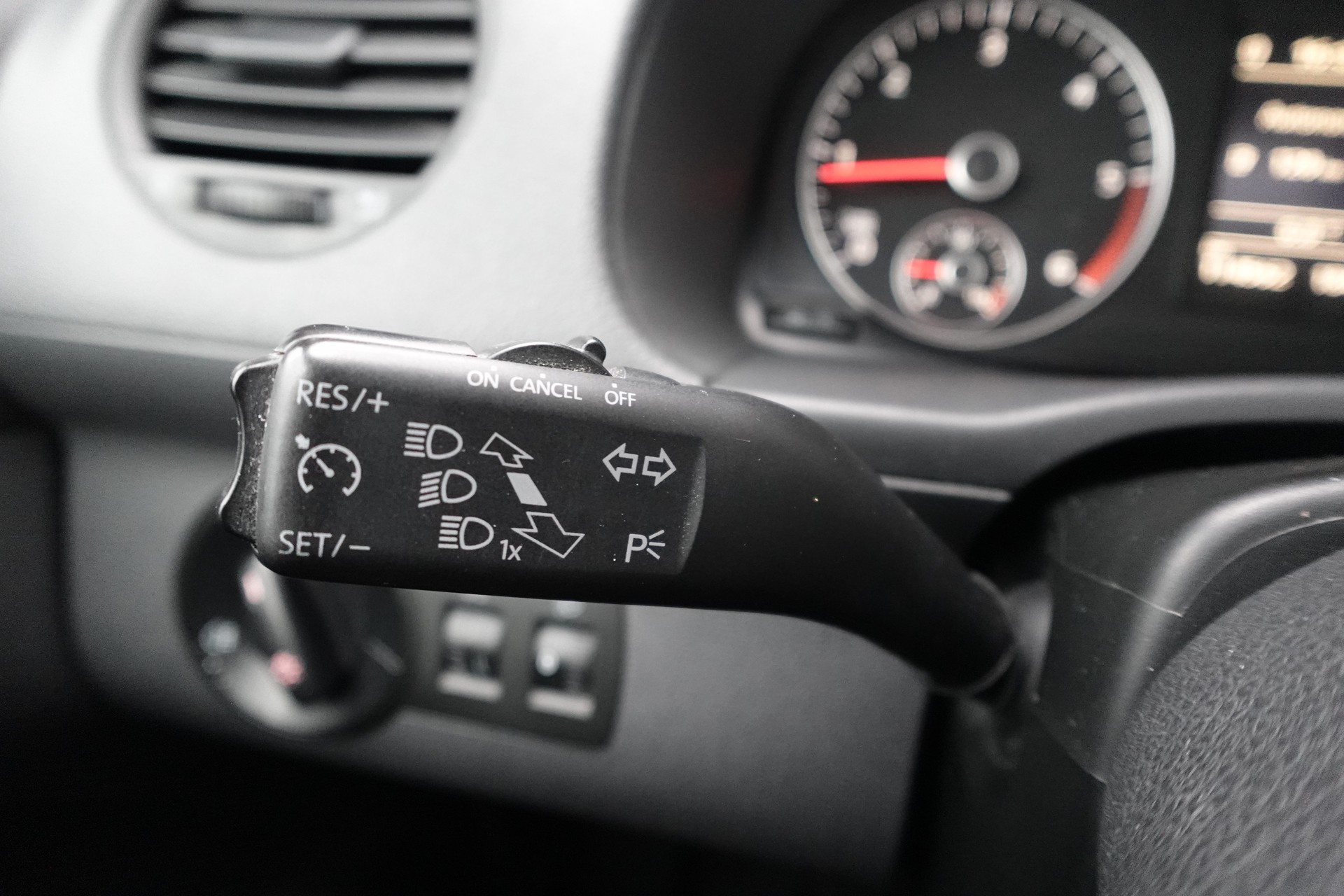 VW Caddy 1.6 TDI-image-8