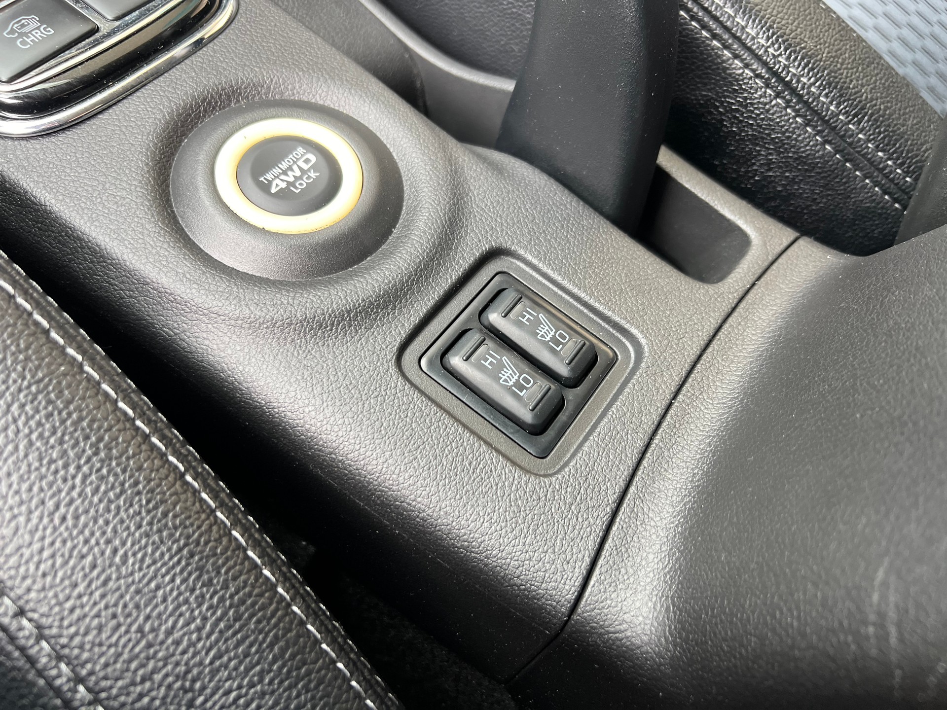 MITSUBISHI Outlander 2.0 PHEV Intense-image-14