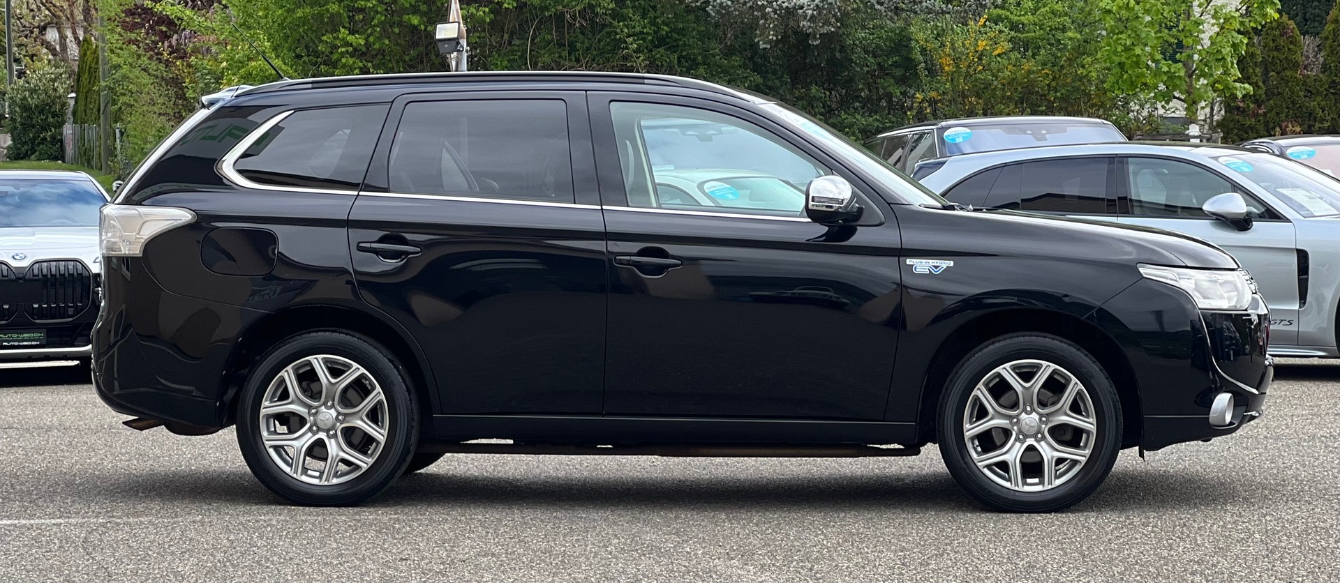 MITSUBISHI Outlander 2.0 PHEV Intense-image-3