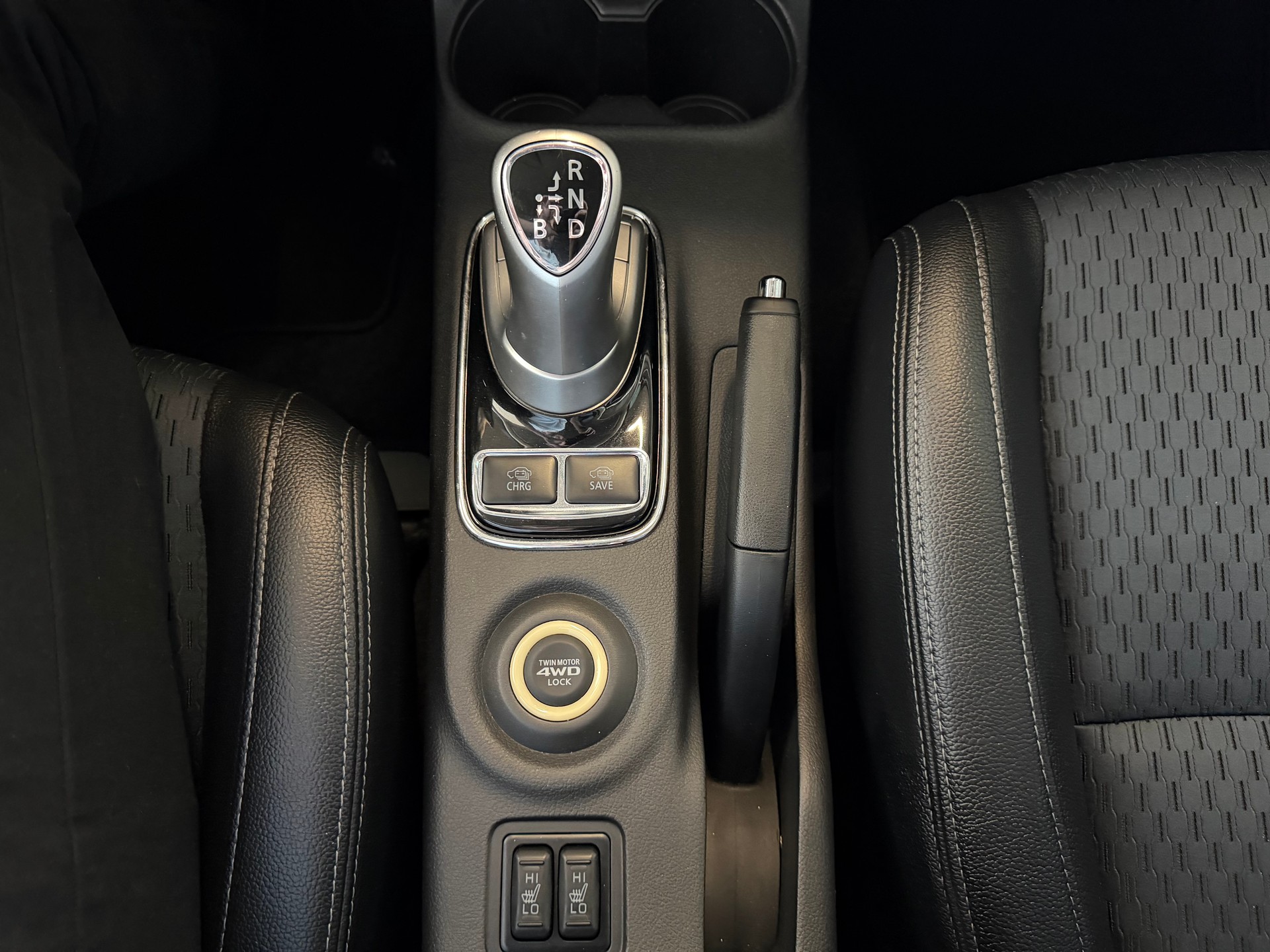 MITSUBISHI Outlander 2.0 PHEV Intense-image-15