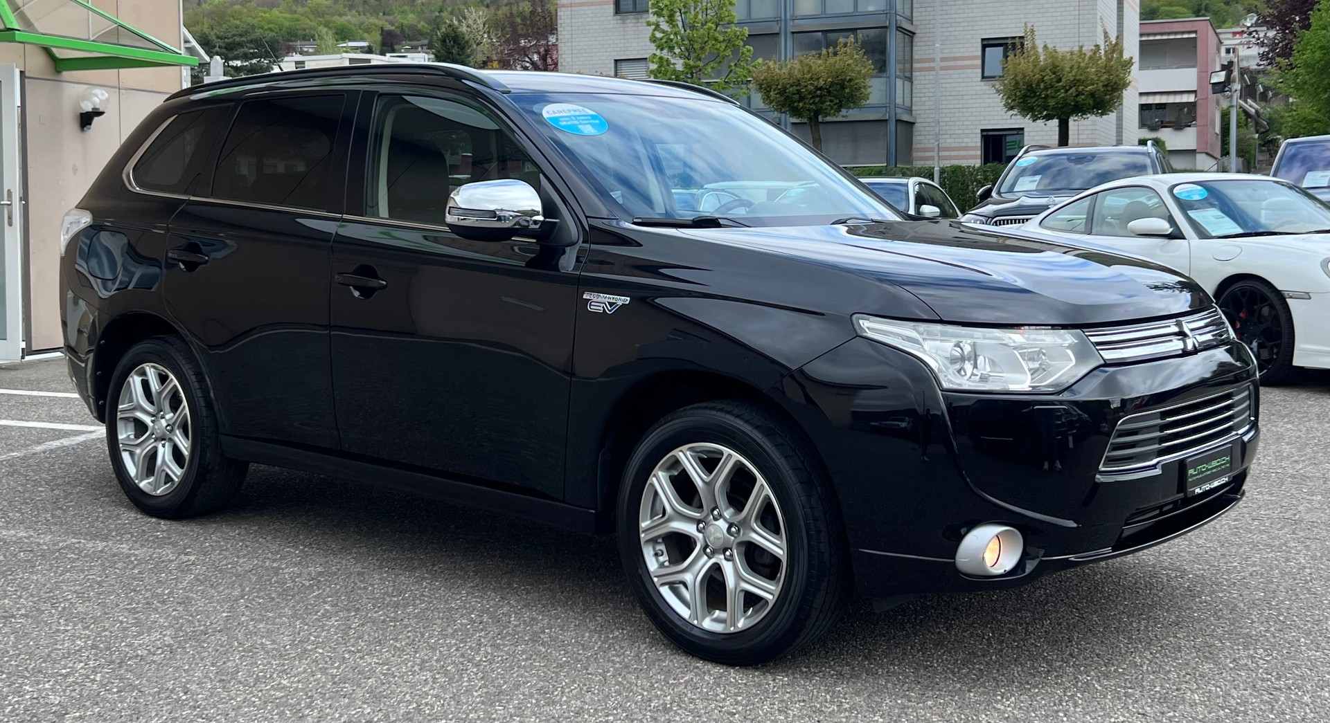 MITSUBISHI Outlander 2.0 PHEV Intense-image-2