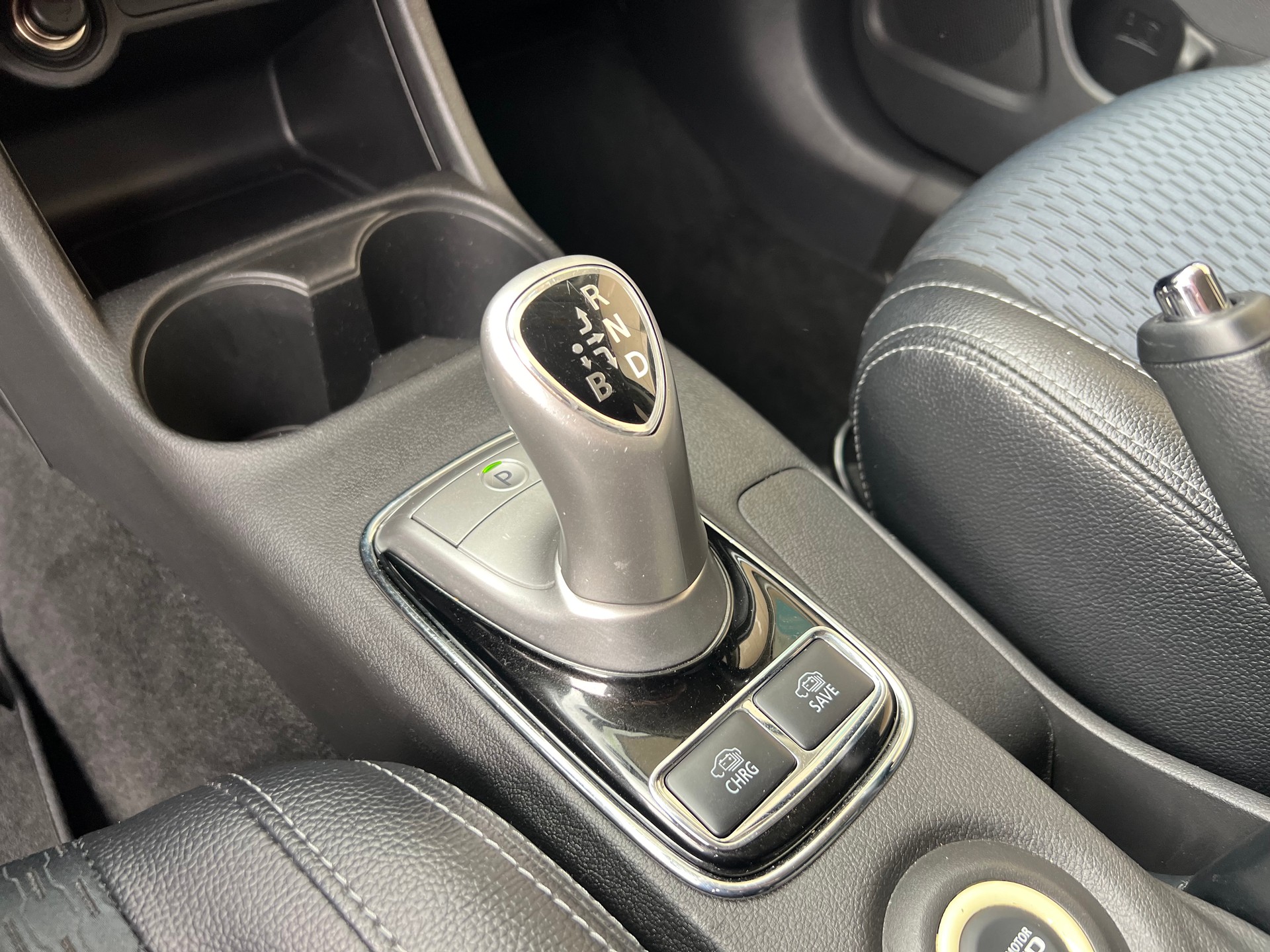 MITSUBISHI Outlander 2.0 PHEV Intense-image-15