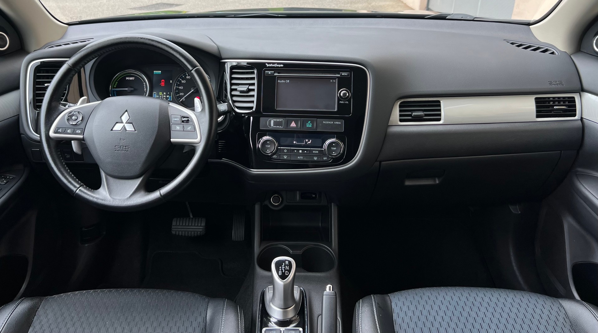 MITSUBISHI Outlander 2.0 PHEV Intense-image-12