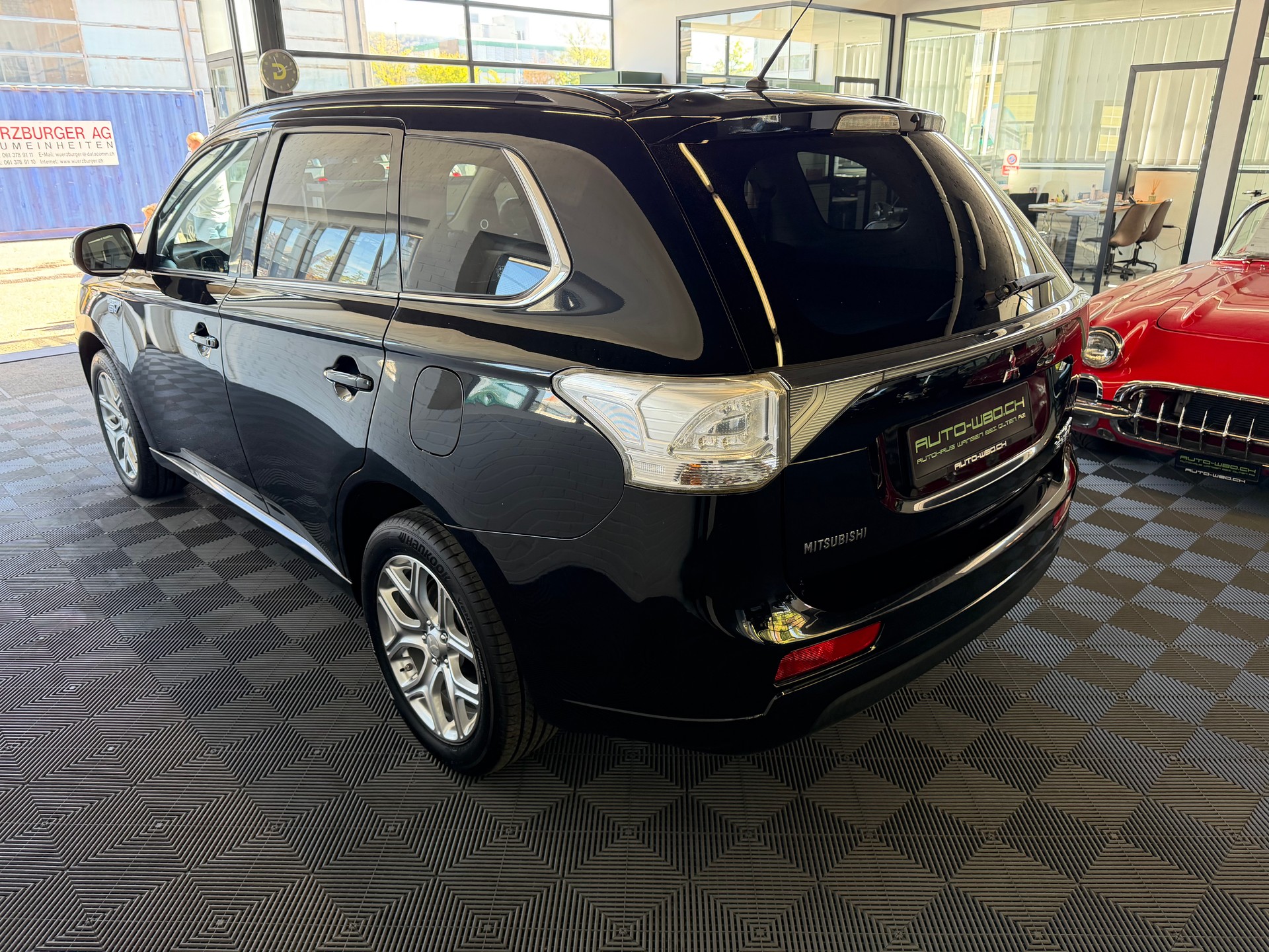 MITSUBISHI Outlander 2.0 PHEV Intense-image-4