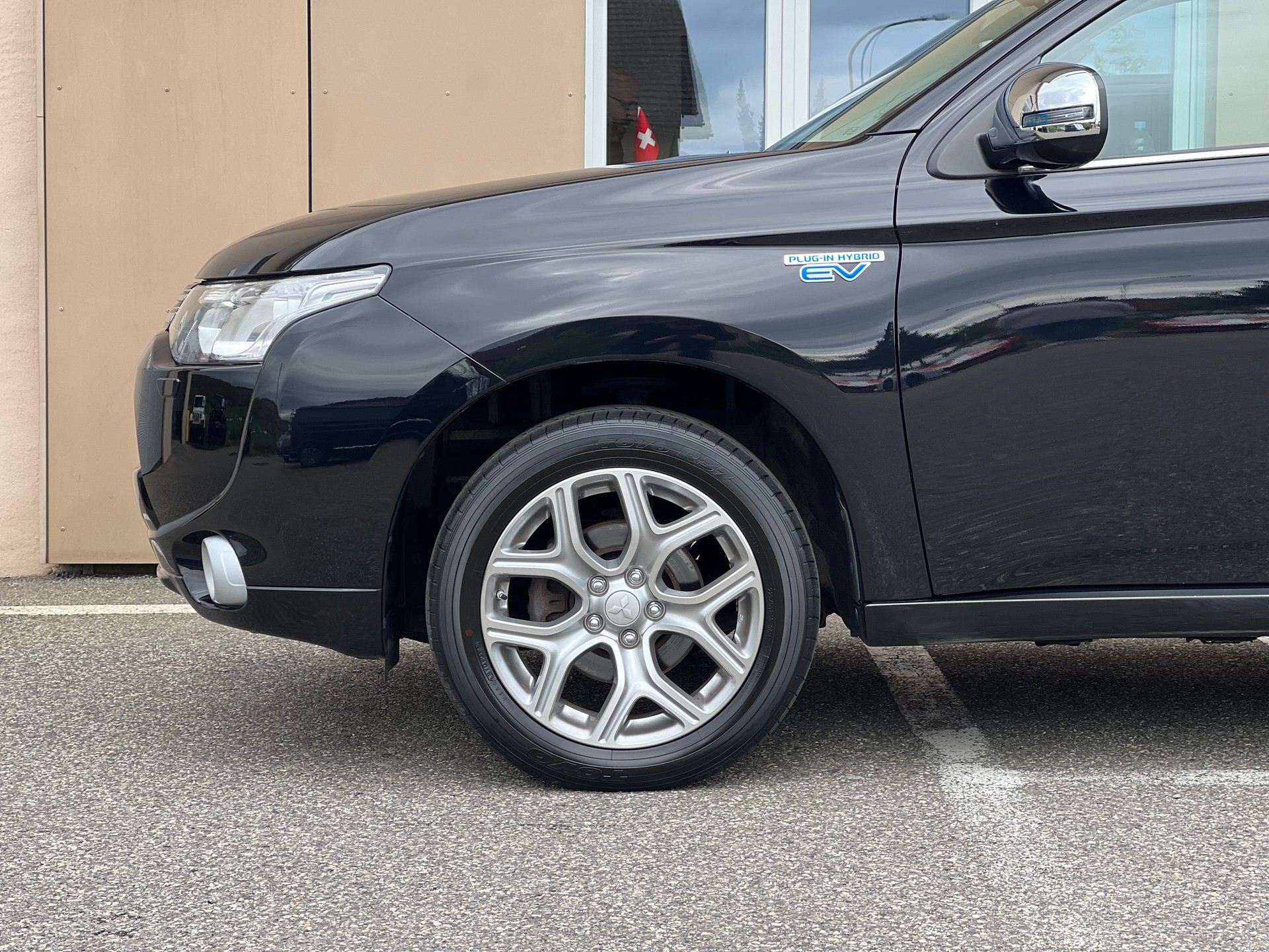 MITSUBISHI Outlander 2.0 PHEV Intense-image-8