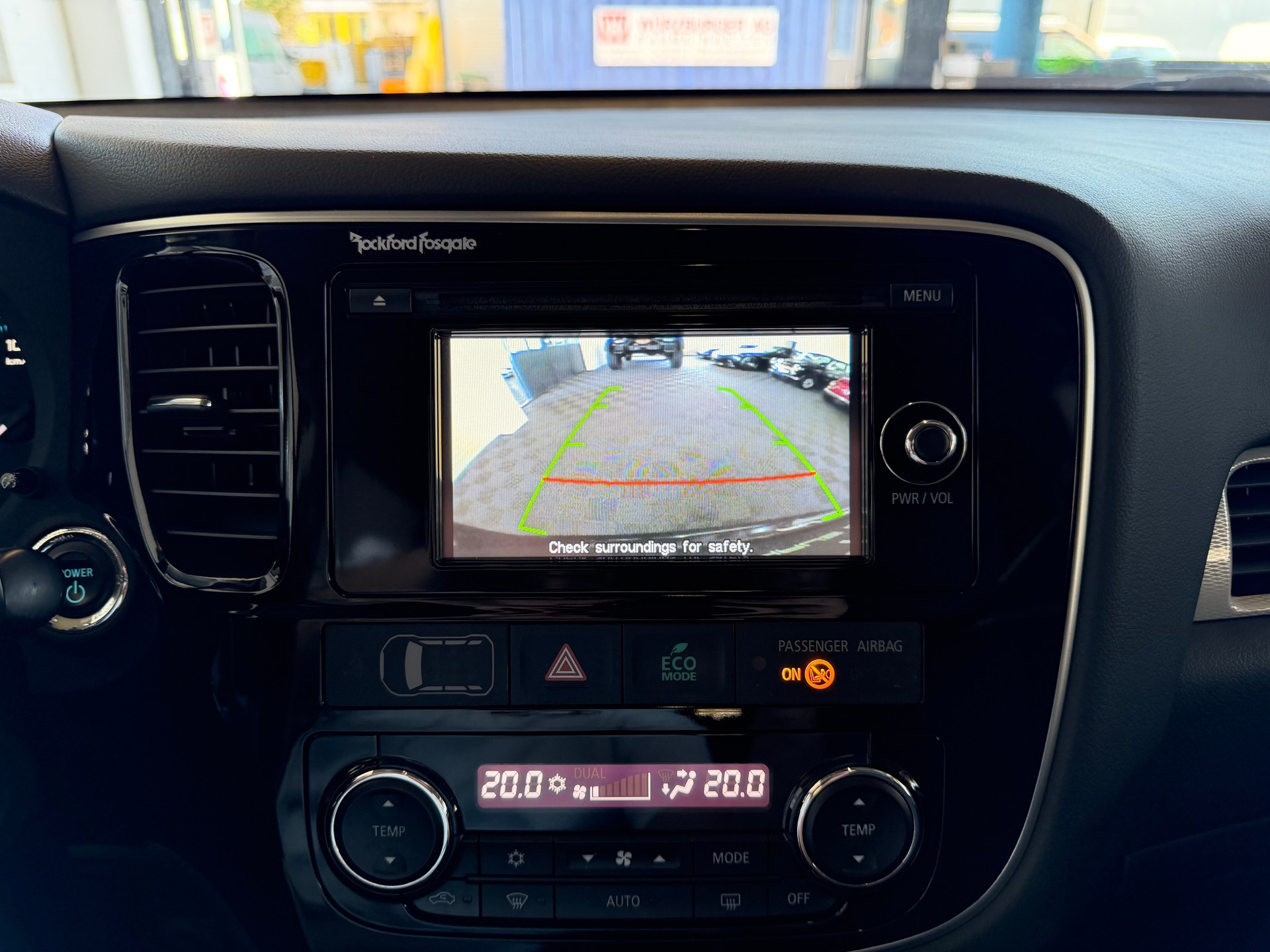 MITSUBISHI Outlander 2.0 PHEV Intense-image-14