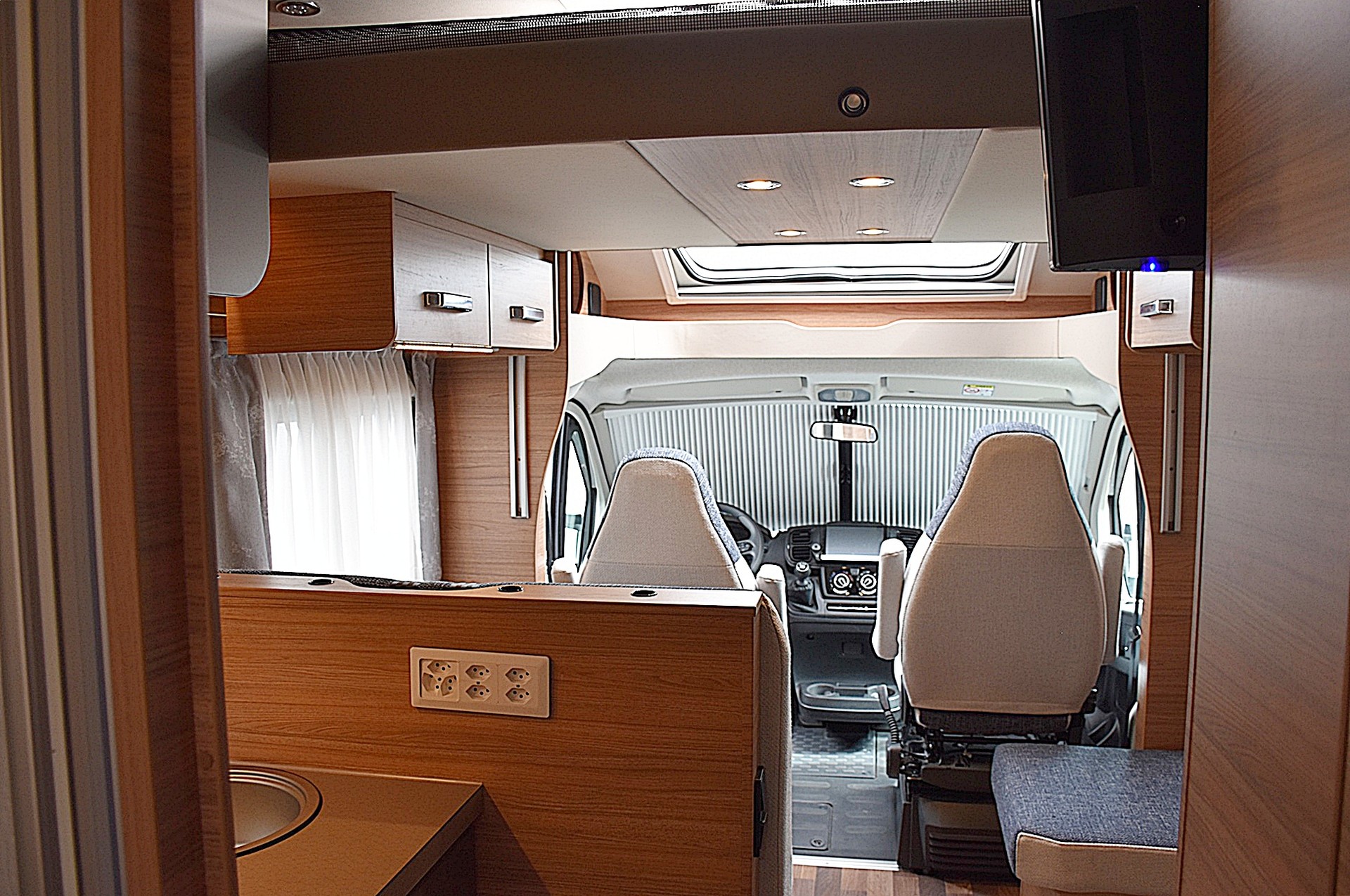 WEINSBERG CARASUITE 700 ME 2,2 DIESEL FIAT DUCATO MJ 140-image-8