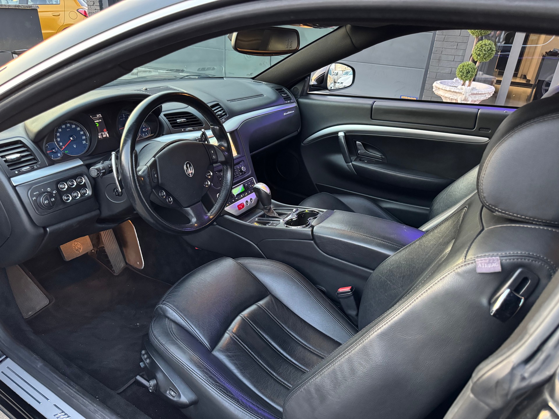 MASERATI GranTurismo Automatica-image-12