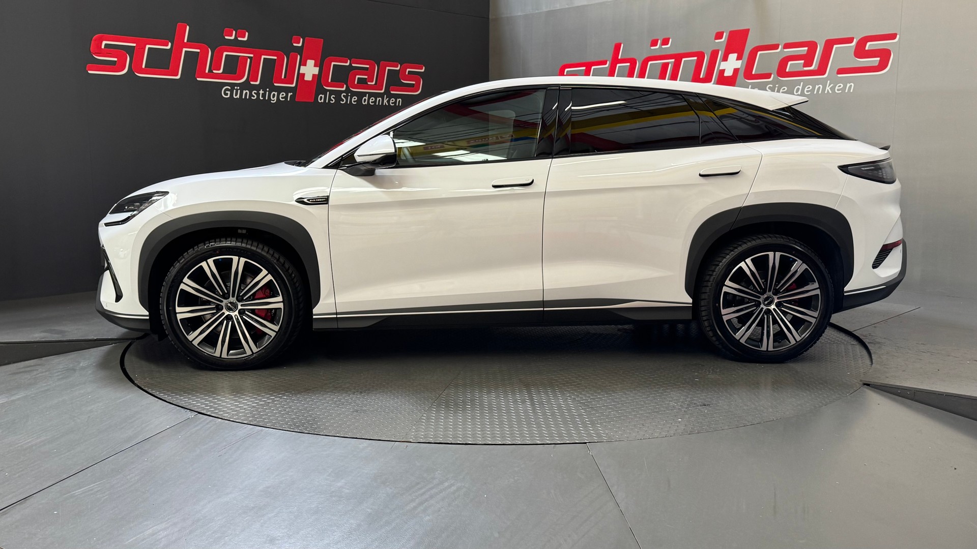 BYD Sealion 7 91,3 kWh Excellence AWD-showroom-element-2