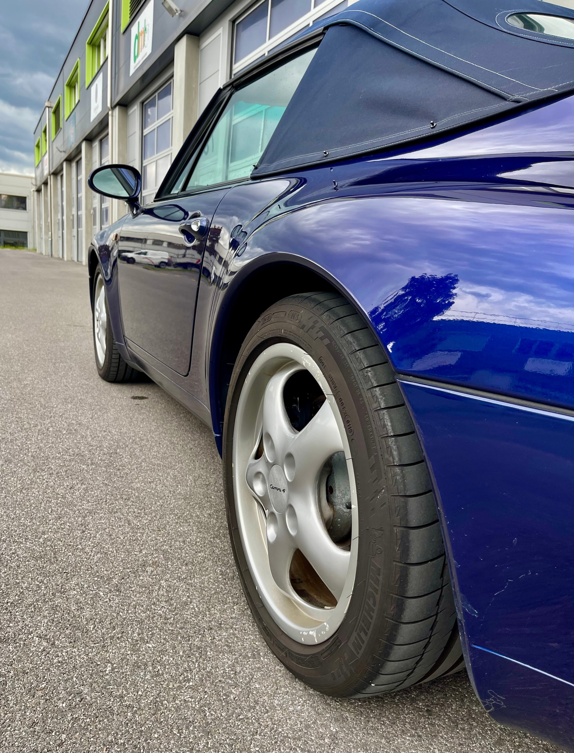 PORSCHE 911 Carrera Cabrio-image-12