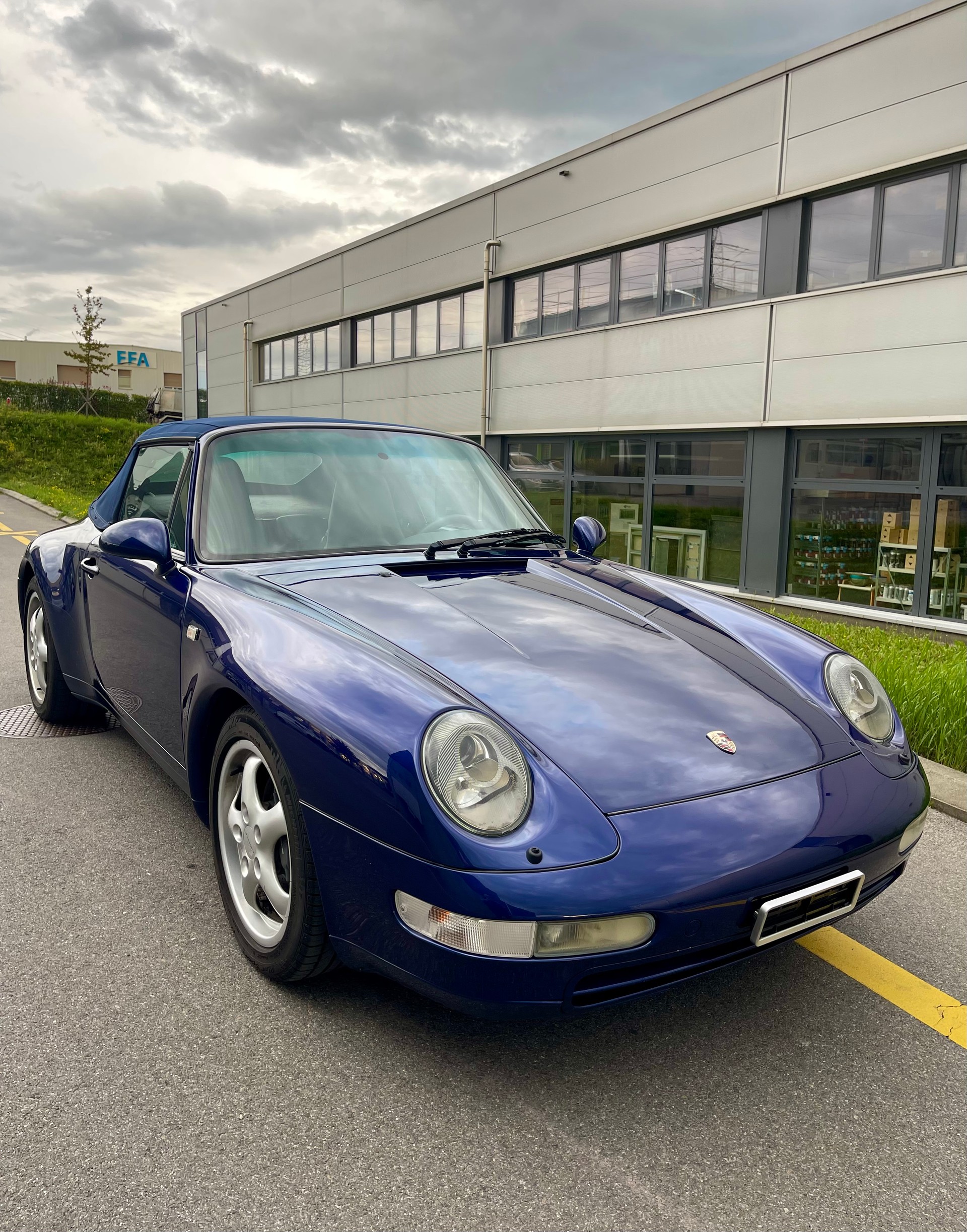 PORSCHE 911 Carrera Cabrio-image-15