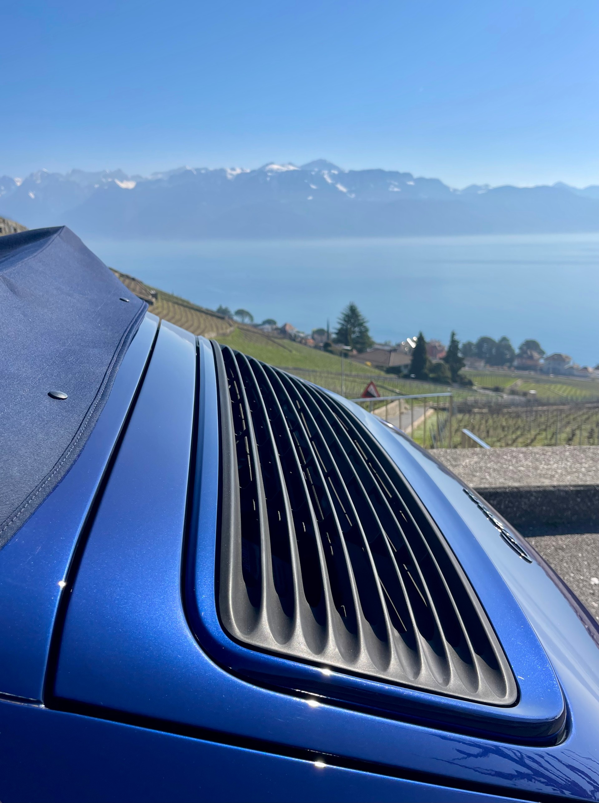PORSCHE 911 Carrera Cabrio-image-6