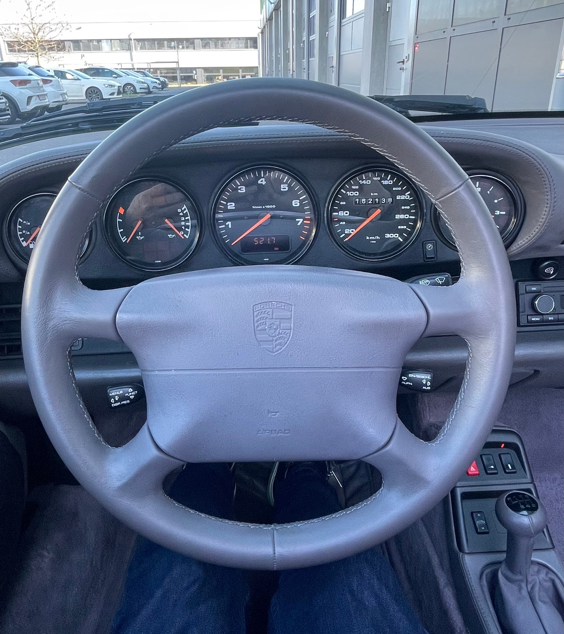 PORSCHE 911 Carrera Cabrio-image-3