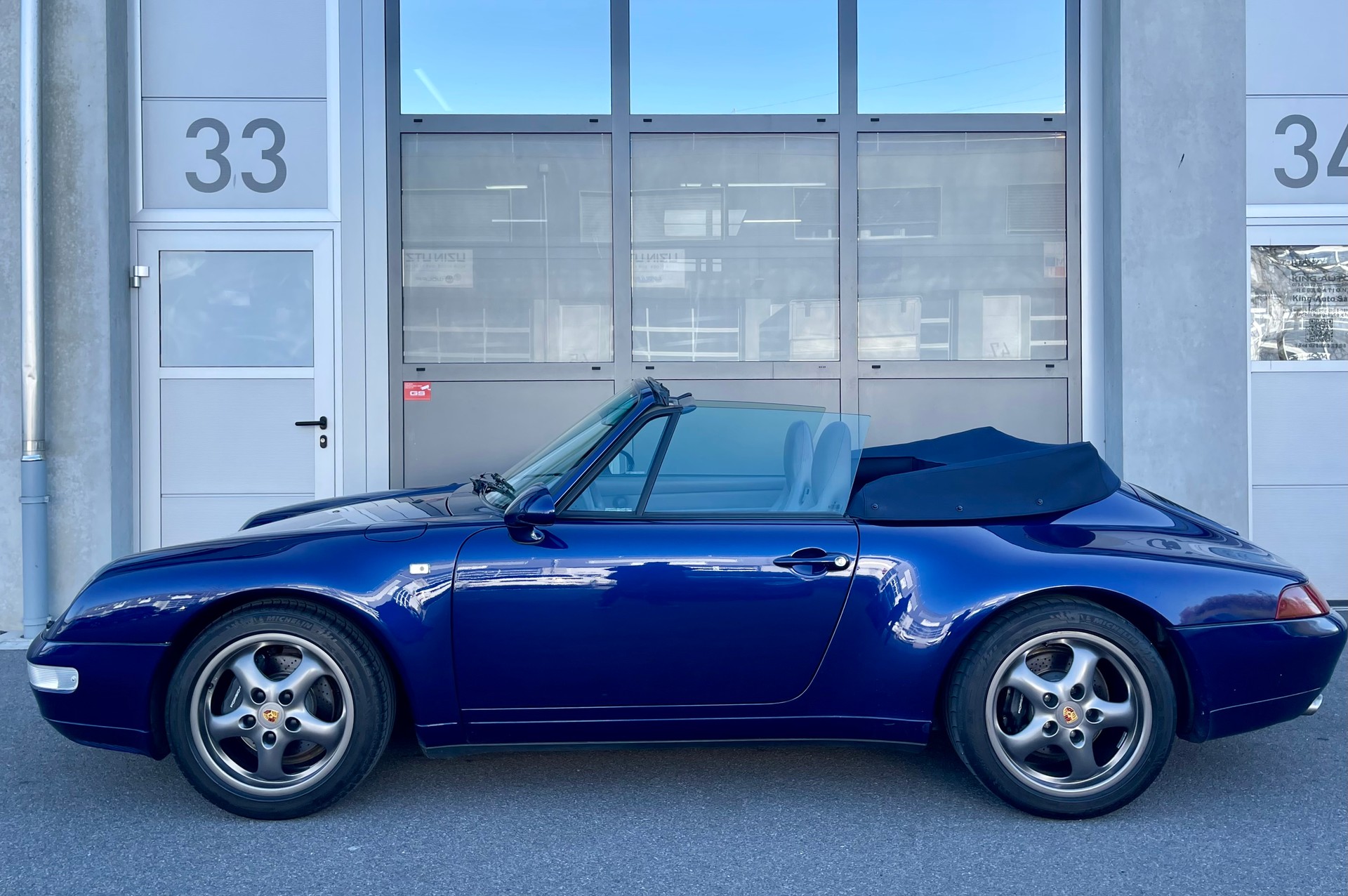 PORSCHE 911 Carrera Cabrio-image-8