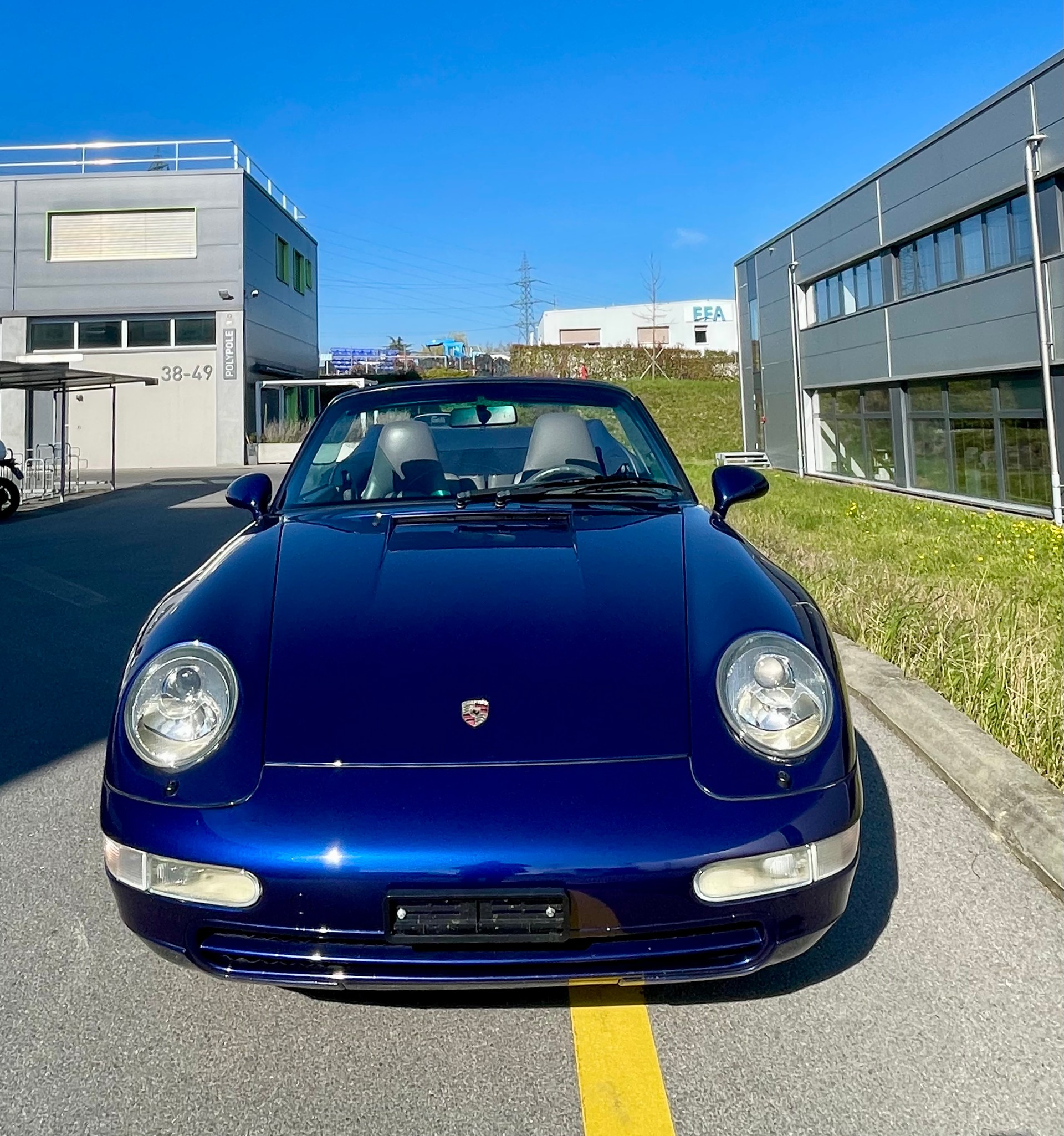 PORSCHE 911 Carrera Cabrio-image-2