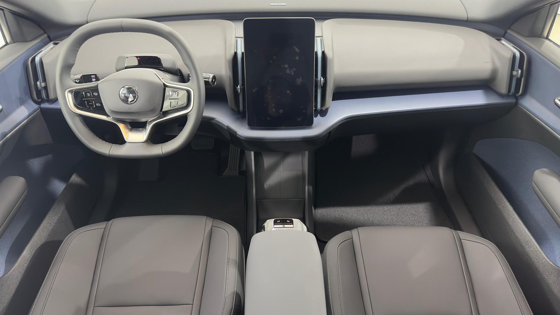 VOLVO EX 30 E60 Core-image-4