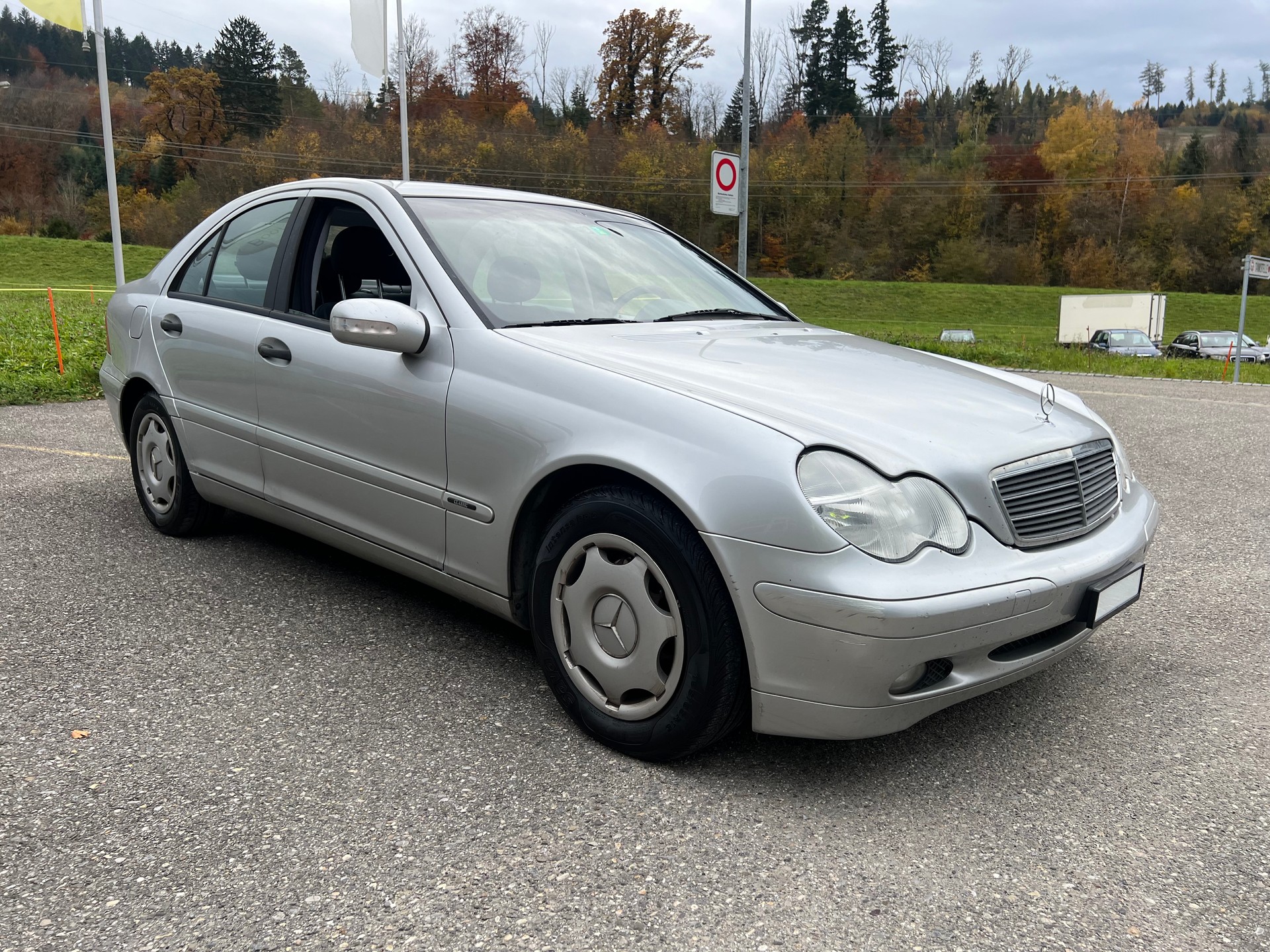 MERCEDES-BENZ C 180 Kompressor Classic. KM 159`000. 6 GANG SCHALTER. SERVICEGEPFLEGT. AB PLATZ 1800.--image-9