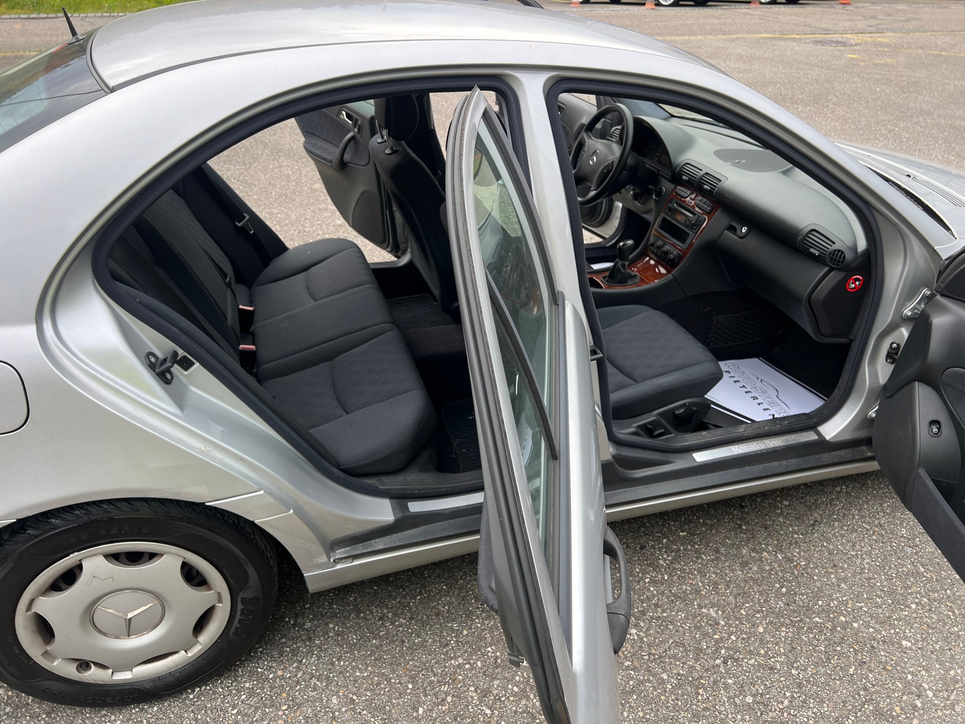 MERCEDES-BENZ C 180 Kompressor Classic. KM 159`000. 6 GANG SCHALTER. SERVICEGEPFLEGT. AB PLATZ 1800.--image-17