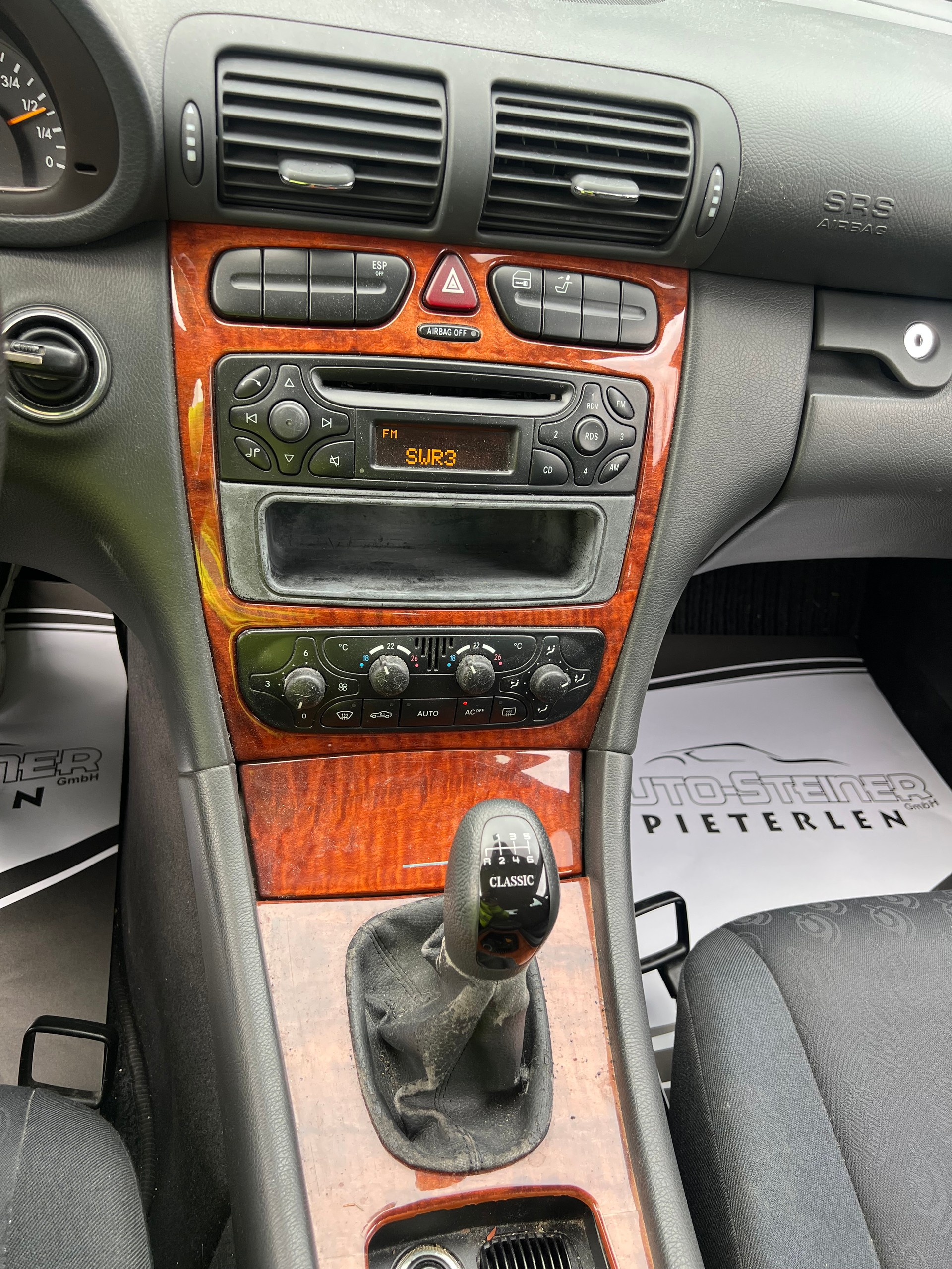 MERCEDES-BENZ C 180 Kompressor Classic. KM 159`000. 6 GANG SCHALTER. SERVICEGEPFLEGT. AB PLATZ 1800.--image-6