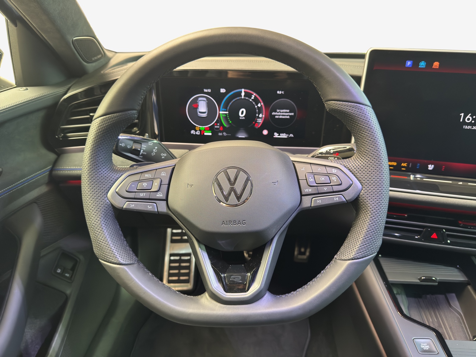 VW Passat Variant 1.5 TSI evo2 Plug-In- Hybrid R-Line DSG-image-9