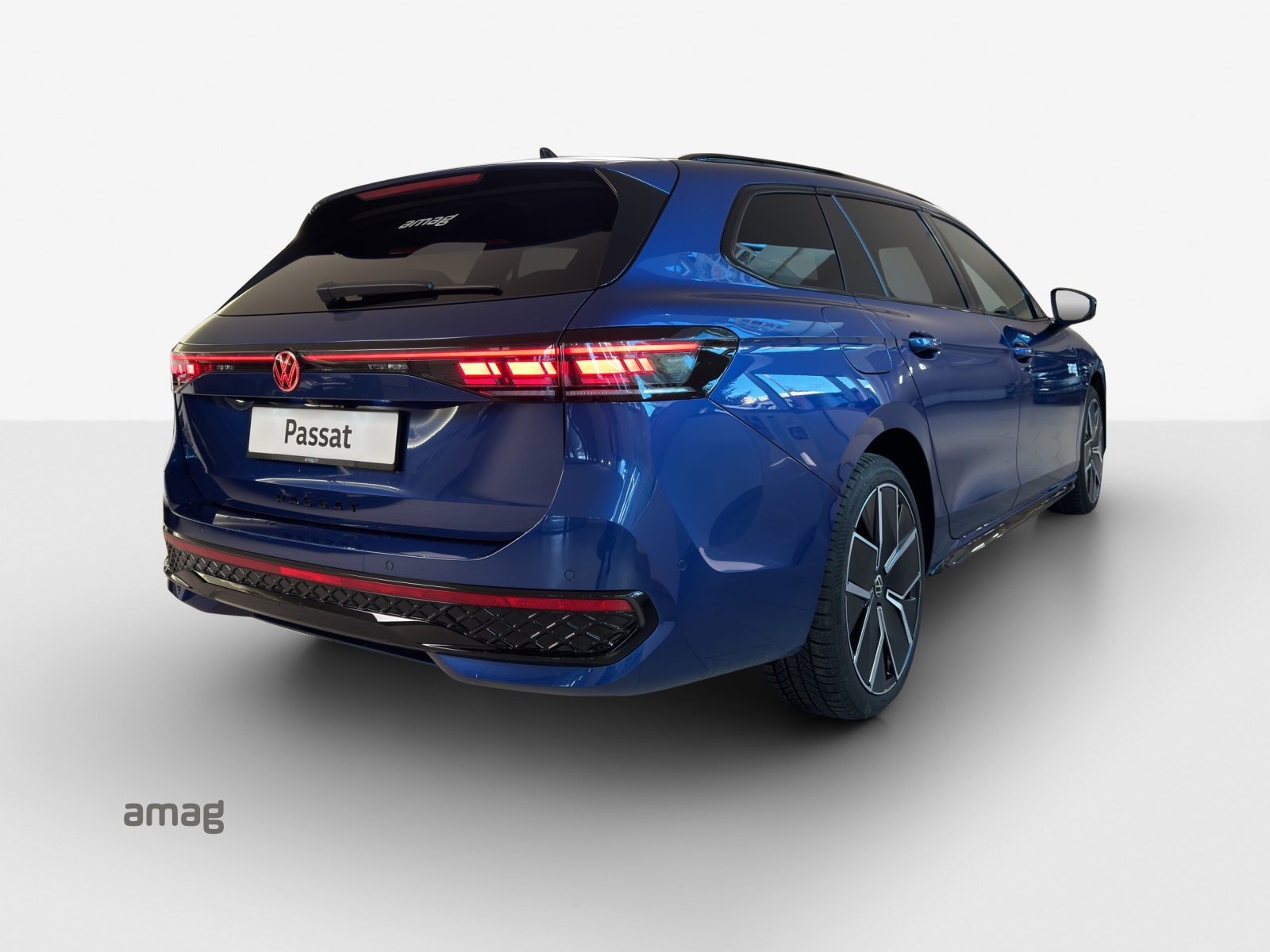 VW Passat Variant 1.5 TSI evo2 Plug-In- Hybrid R-Line DSG-image-4