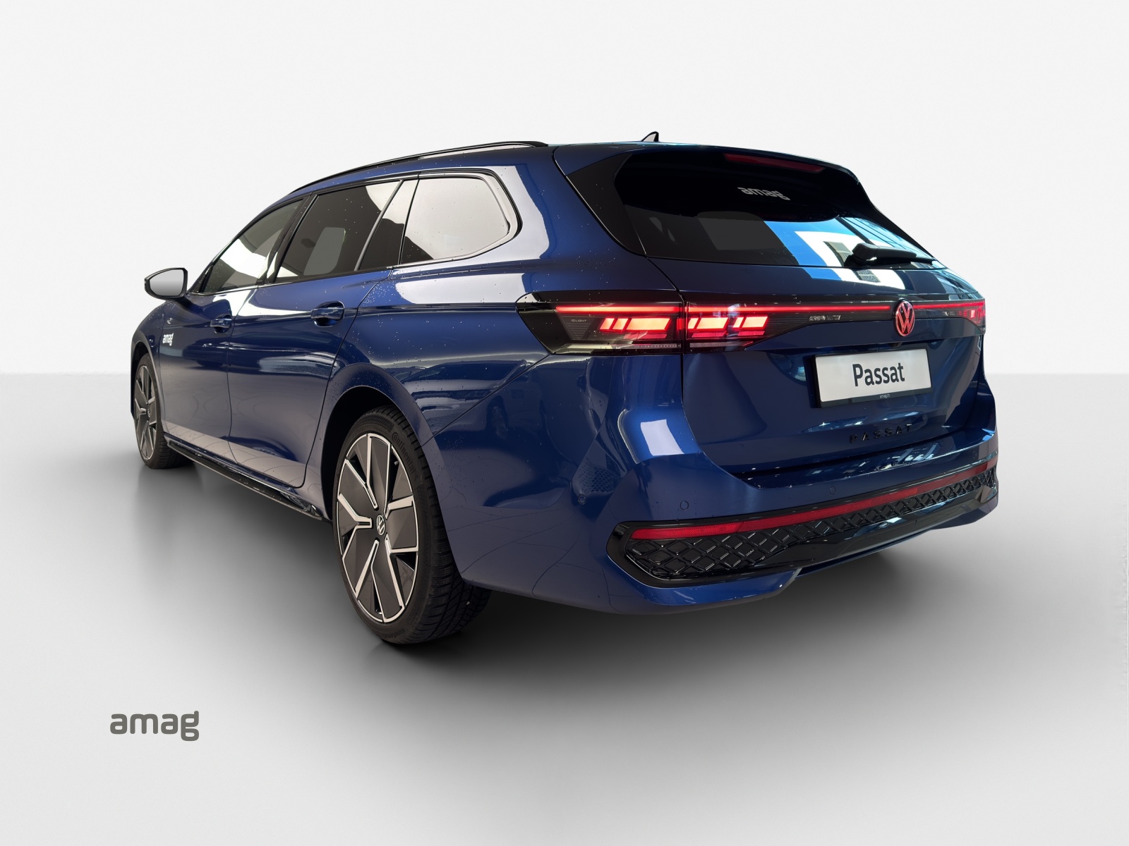 VW Passat Variant 1.5 TSI evo2 Plug-In- Hybrid R-Line DSG-image-2