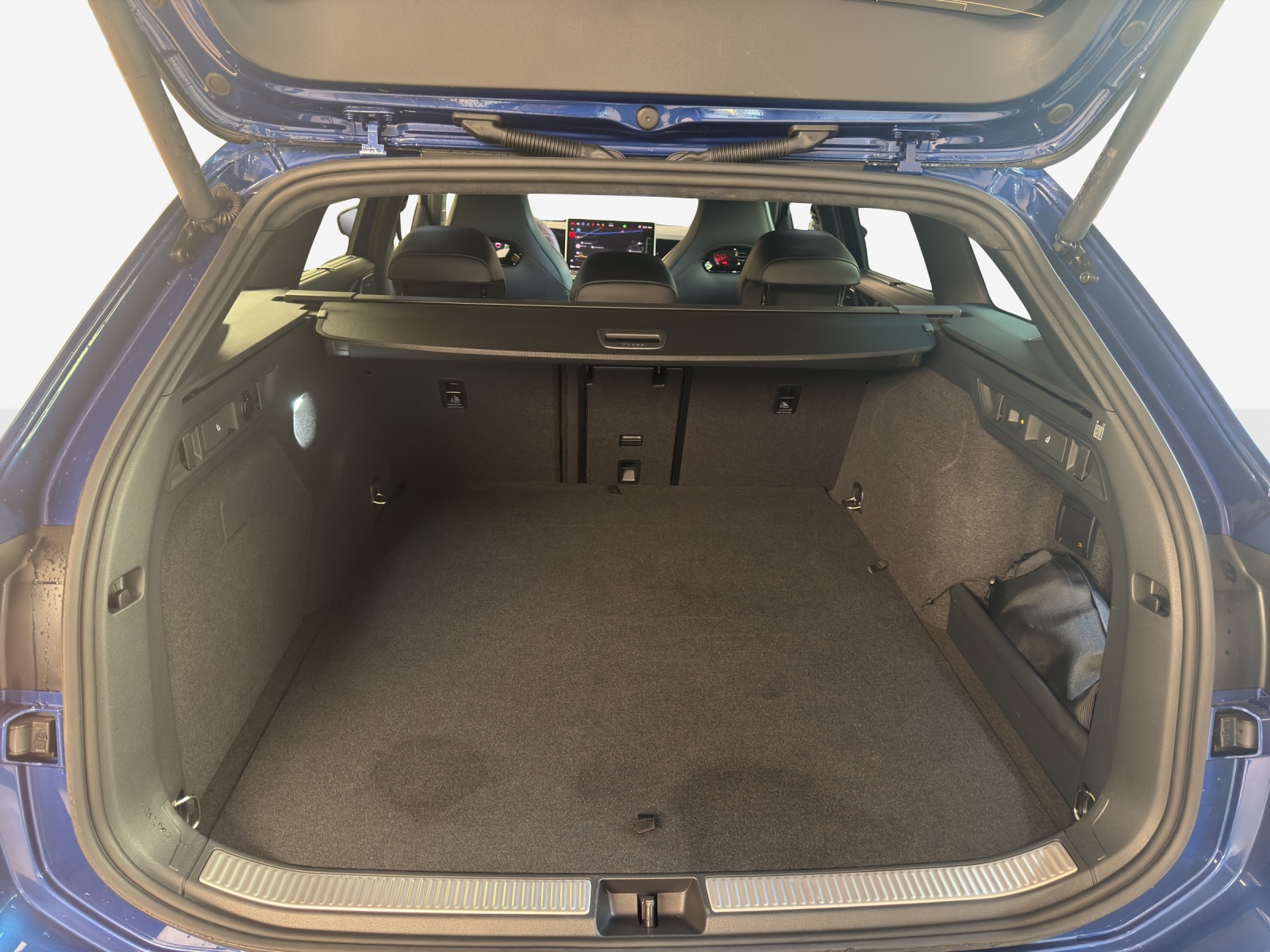 VW Passat Variant 1.5 TSI evo2 Plug-In- Hybrid R-Line DSG-image-12