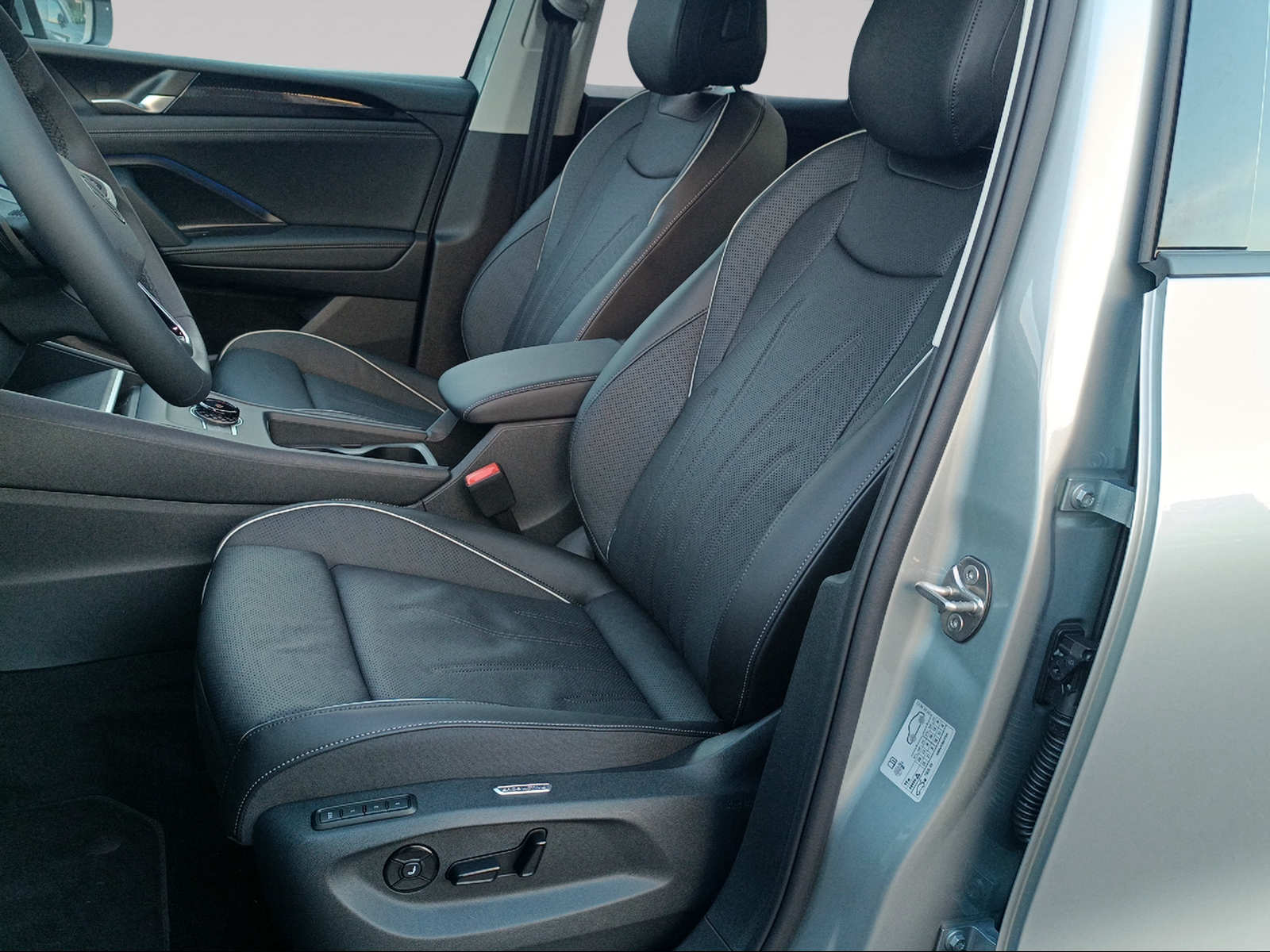 VW Tiguan 2.0 TSI DSG Life 4Motion-image-7