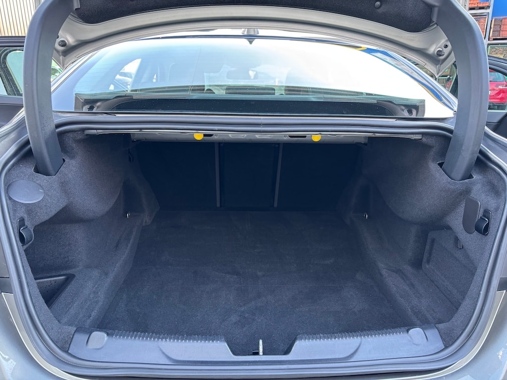 JAGUAR XE 20t 2.0 R-Sport Automatic-image-13