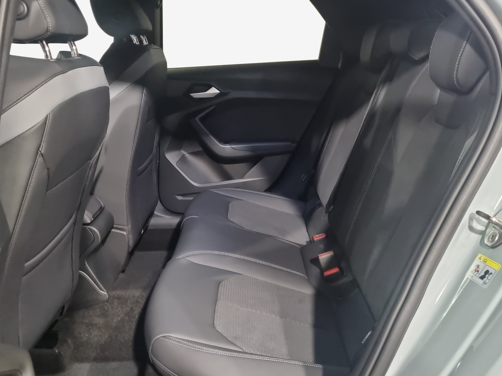AUDI A1 Sportback 30 TFSI S Line Attraction S-tronic-image-11