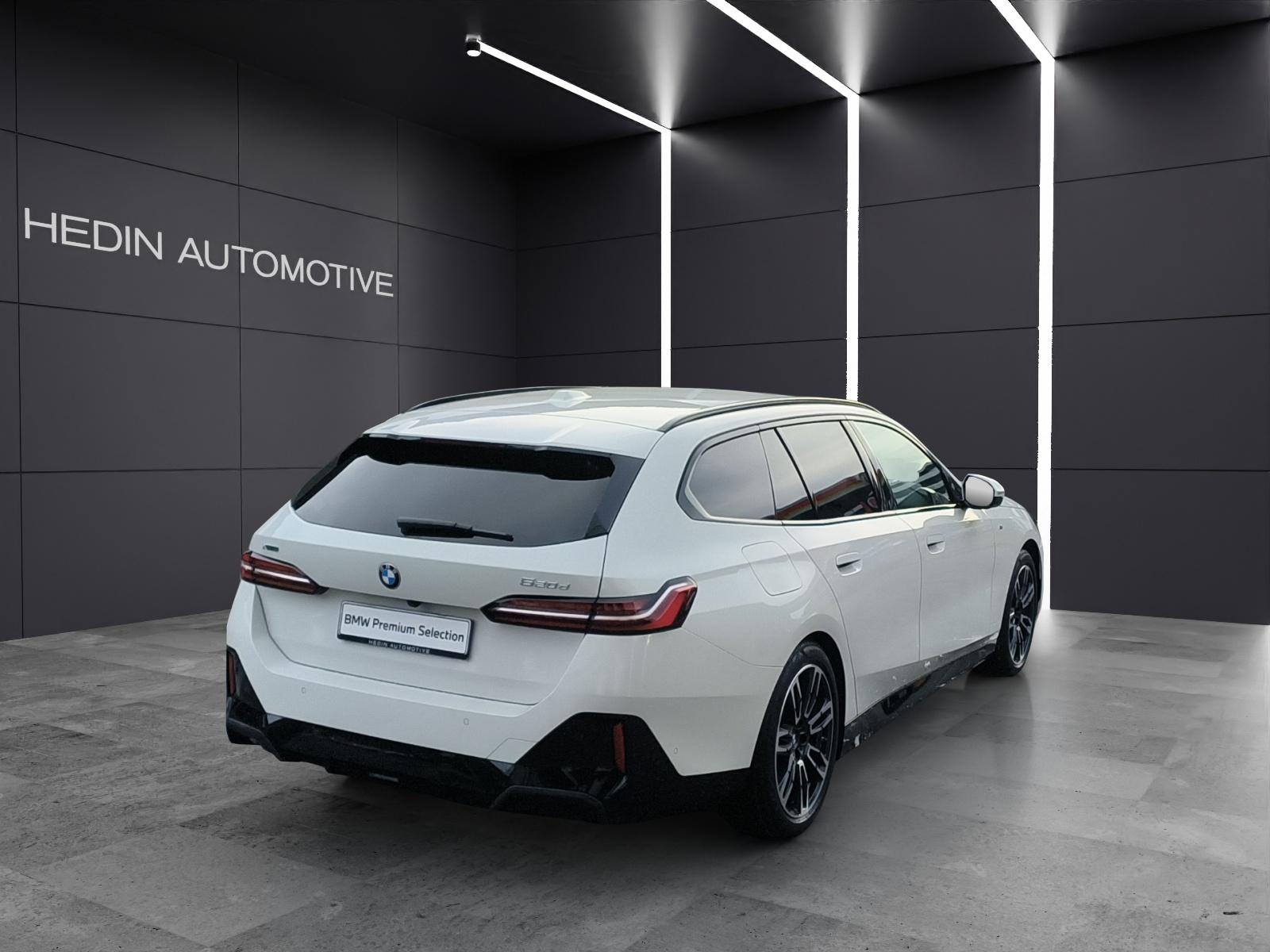 BMW 520d xDrive Touring-image-4