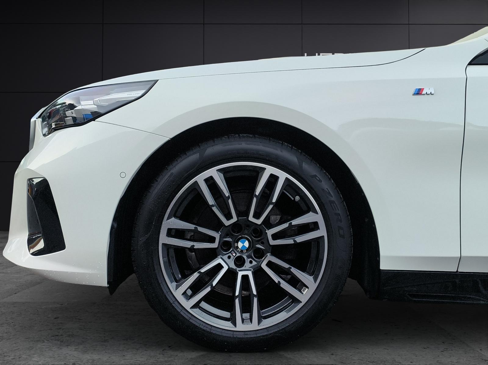 BMW 520d xDrive Touring-image-8