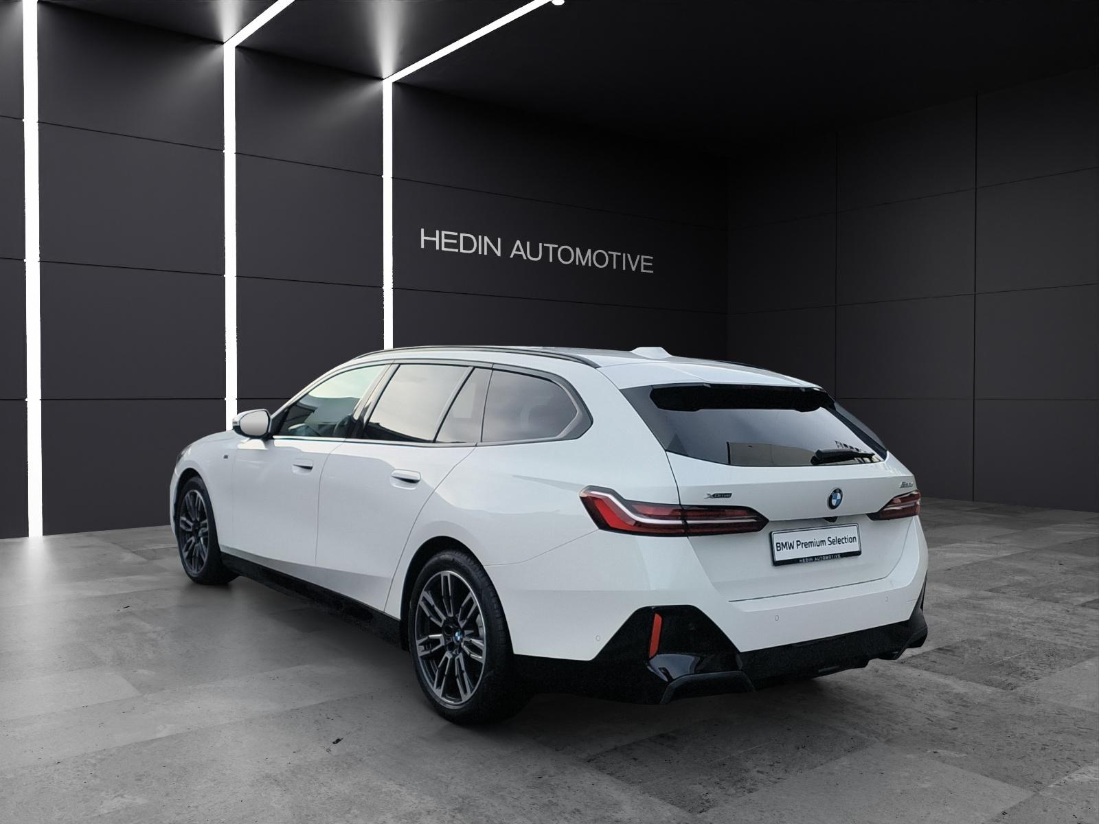 BMW 520d xDrive Touring-image-2