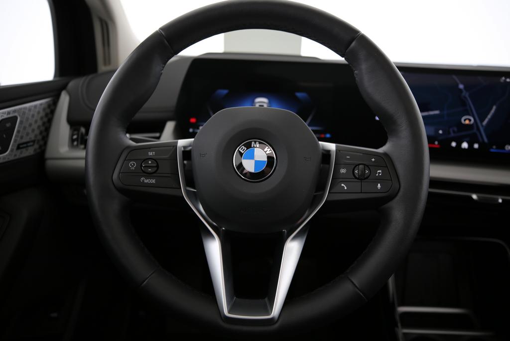 BMW 218d Active Tourer-image-8