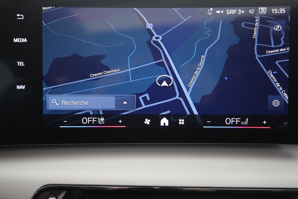 BMW 218d Active Tourer-image-9