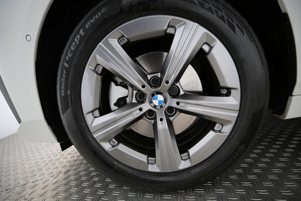 BMW 218d Active Tourer-image-7