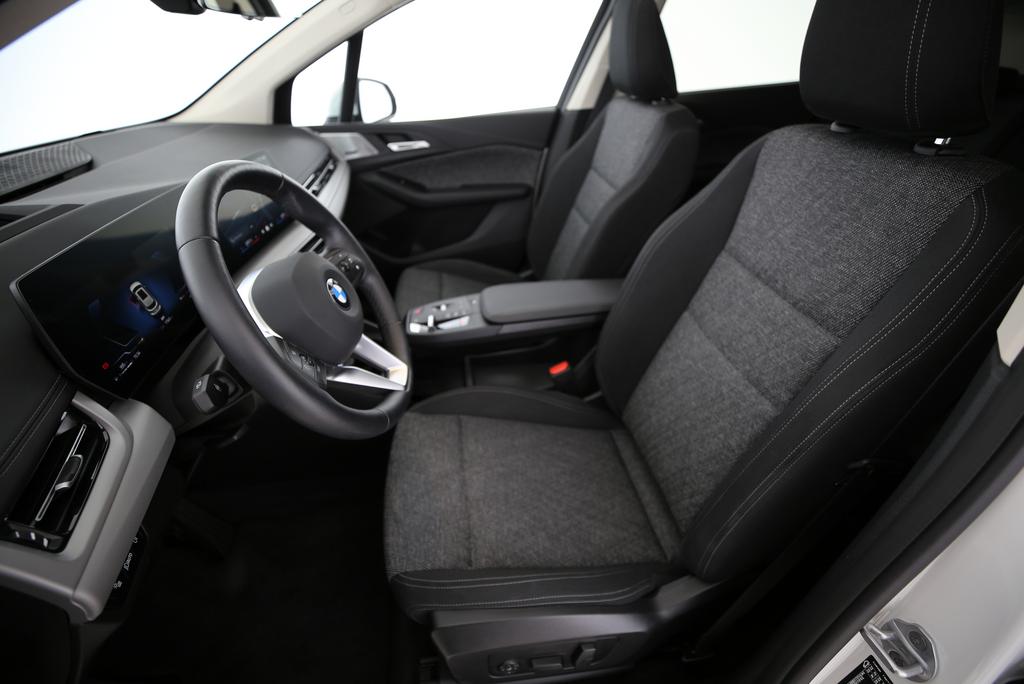 BMW 218d Active Tourer-image-5
