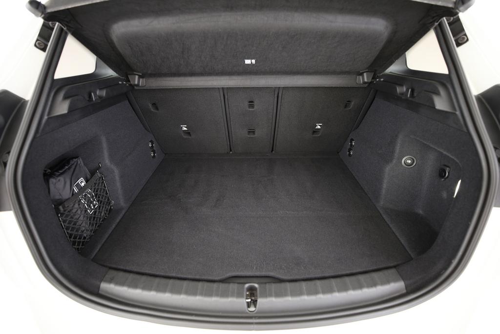 BMW 218d Active Tourer-image-16