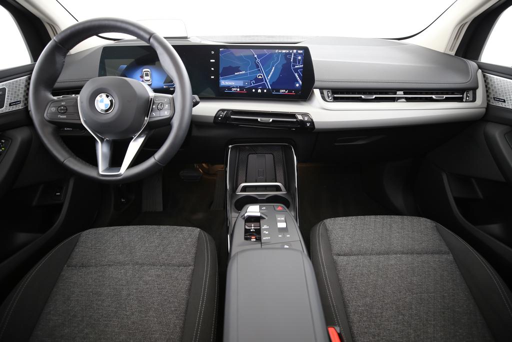 BMW 218d Active Tourer-image-6