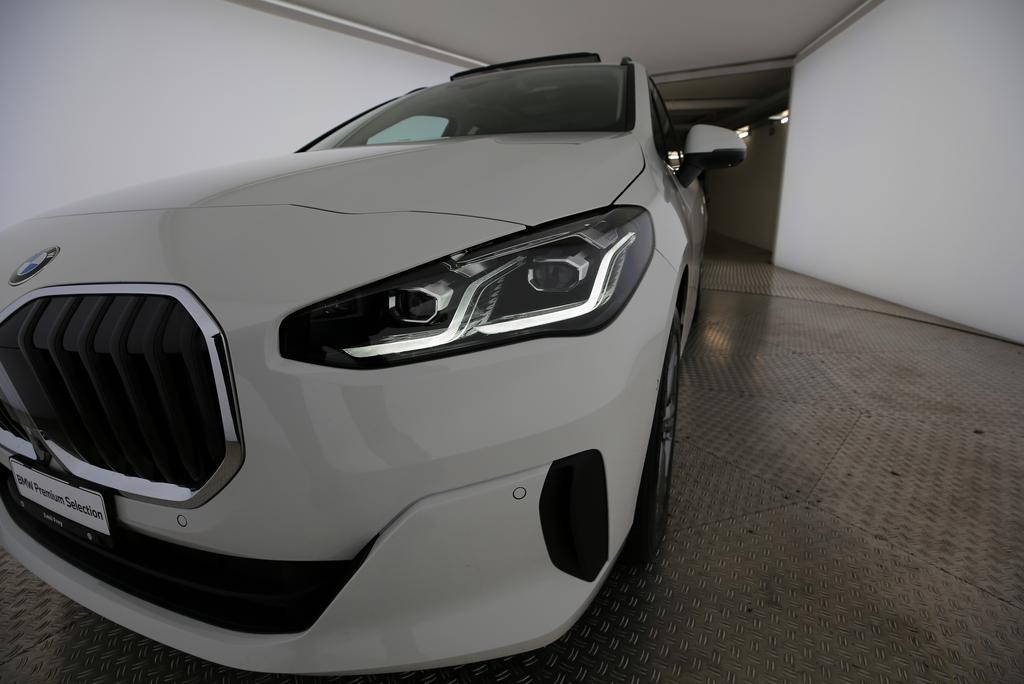 BMW 218d Active Tourer-image-18