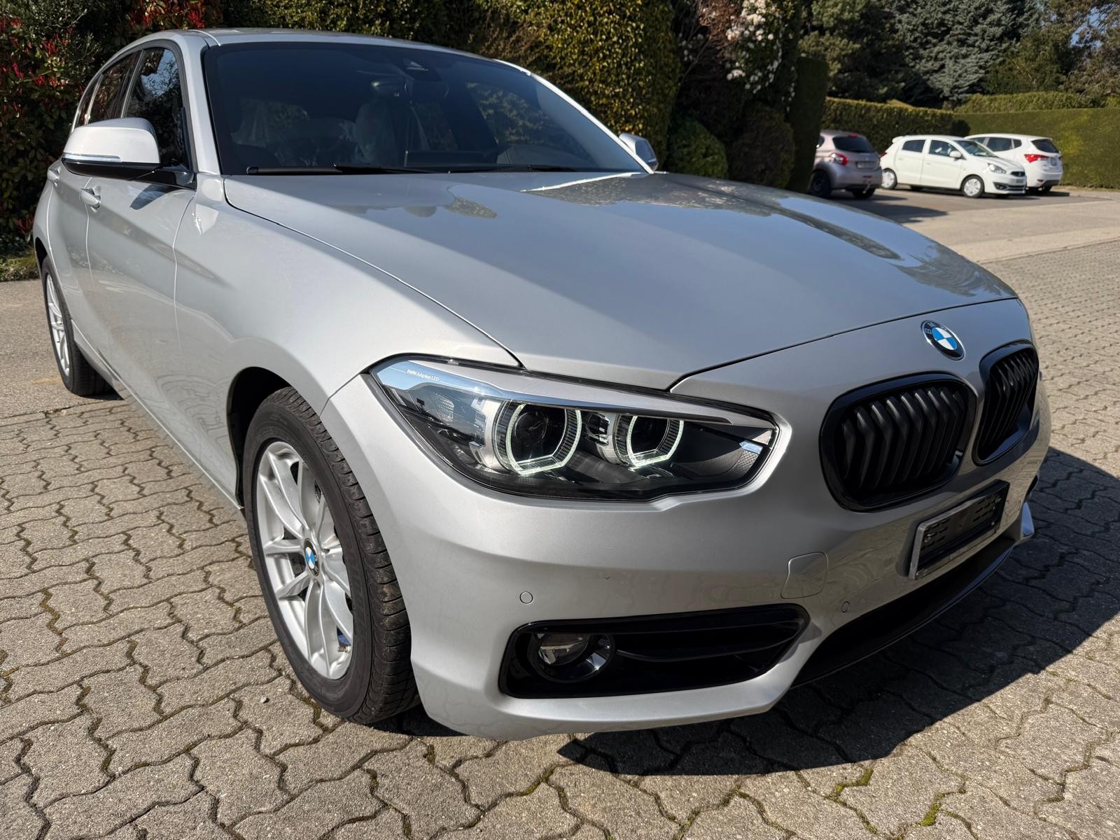 BMW 118i Edition Sport Line Steptronic-image-1