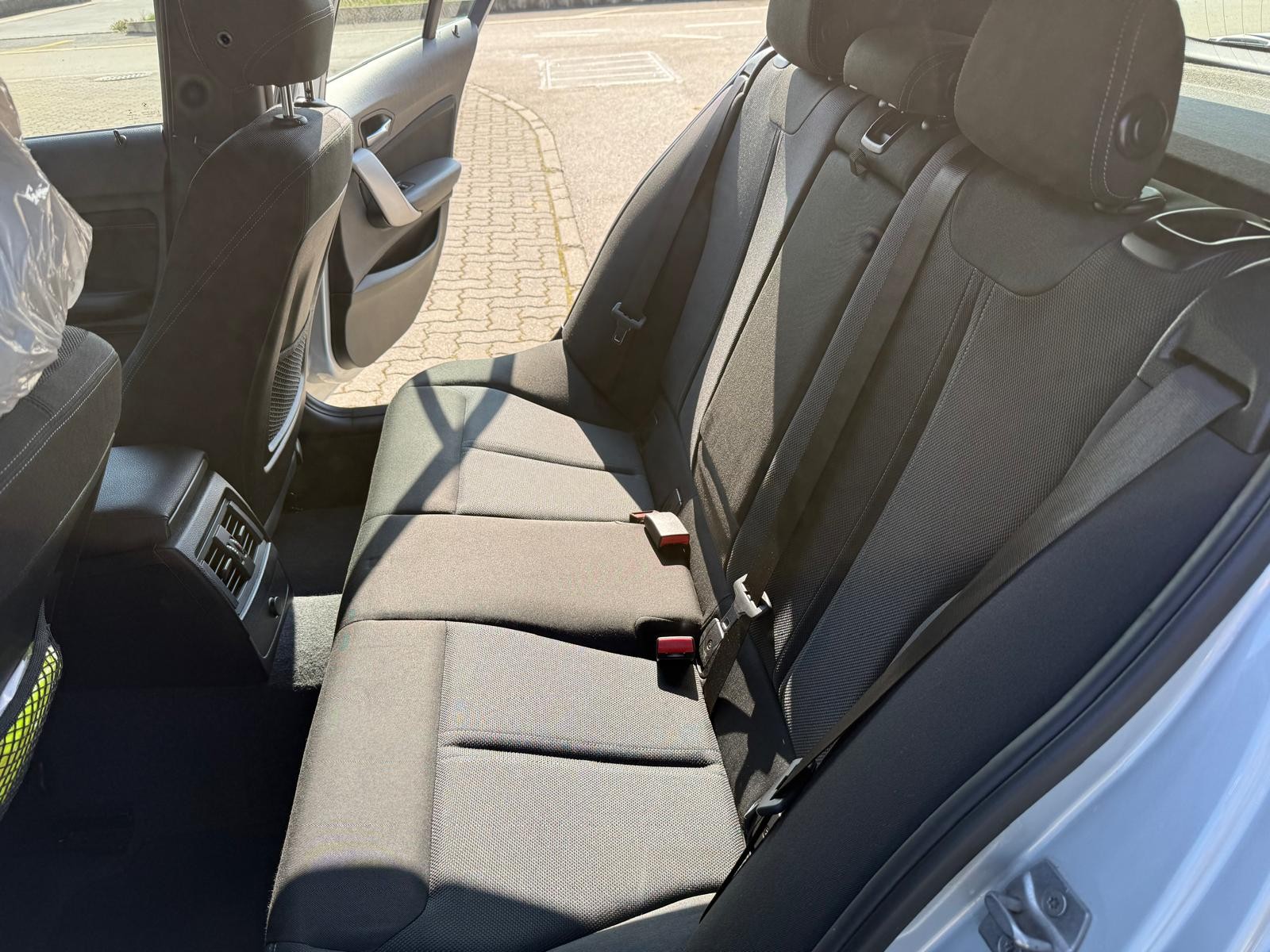 BMW 118i Edition Sport Line Steptronic-image-5