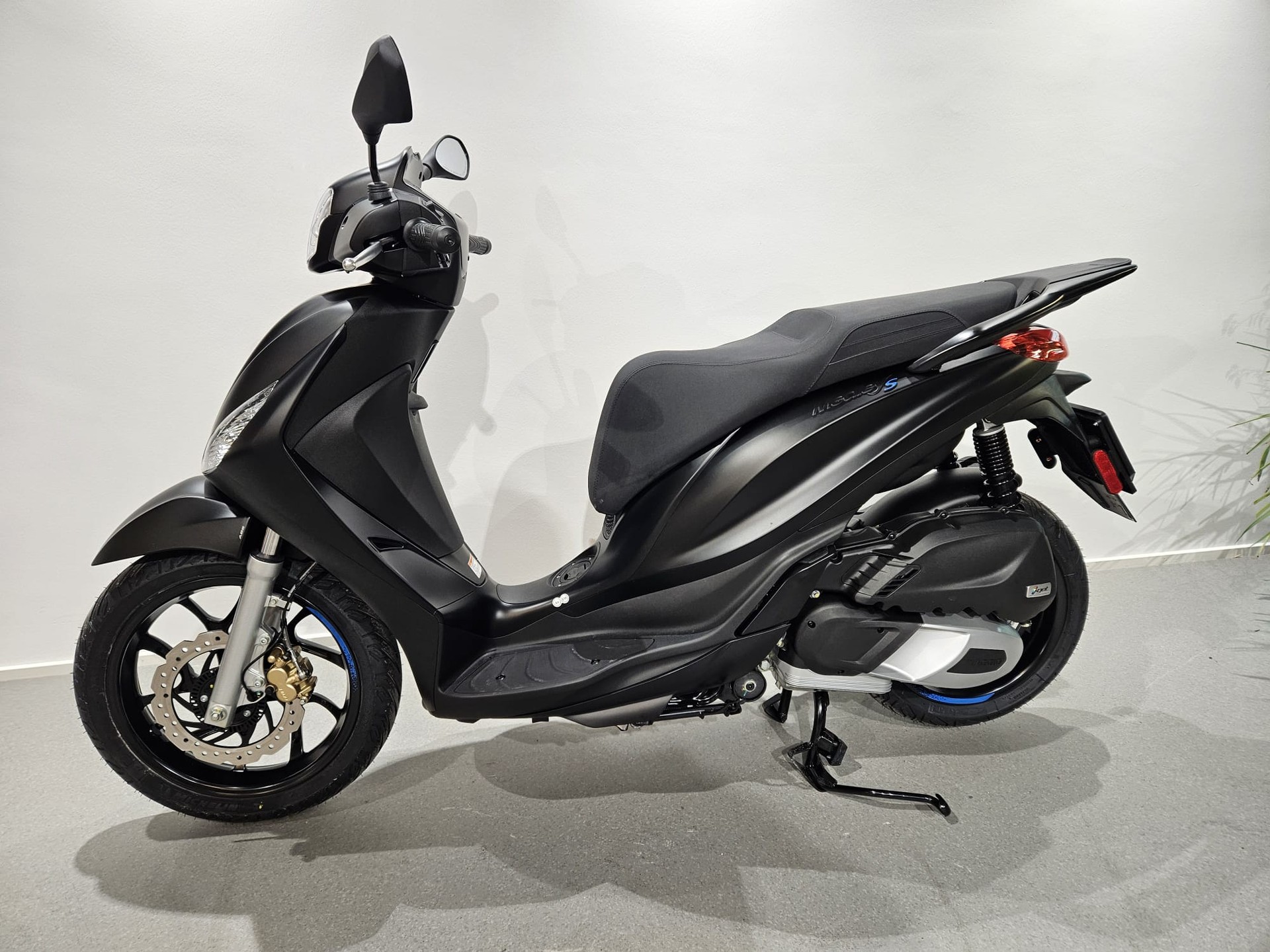 PIAGGIO Medley 125 Sport E5+-showroom-element-2