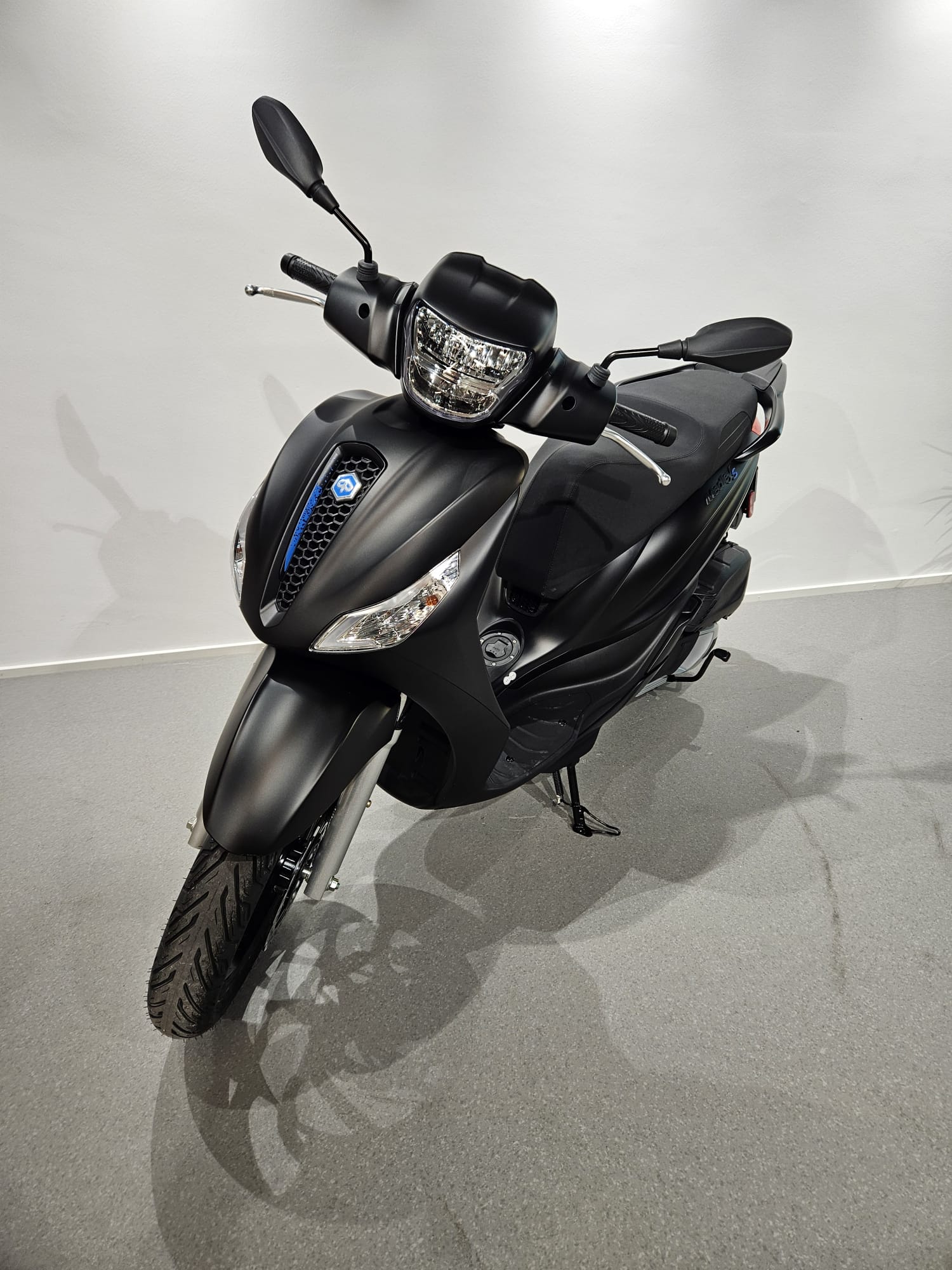 PIAGGIO Medley 125 Sport E5+-showroom-element-3