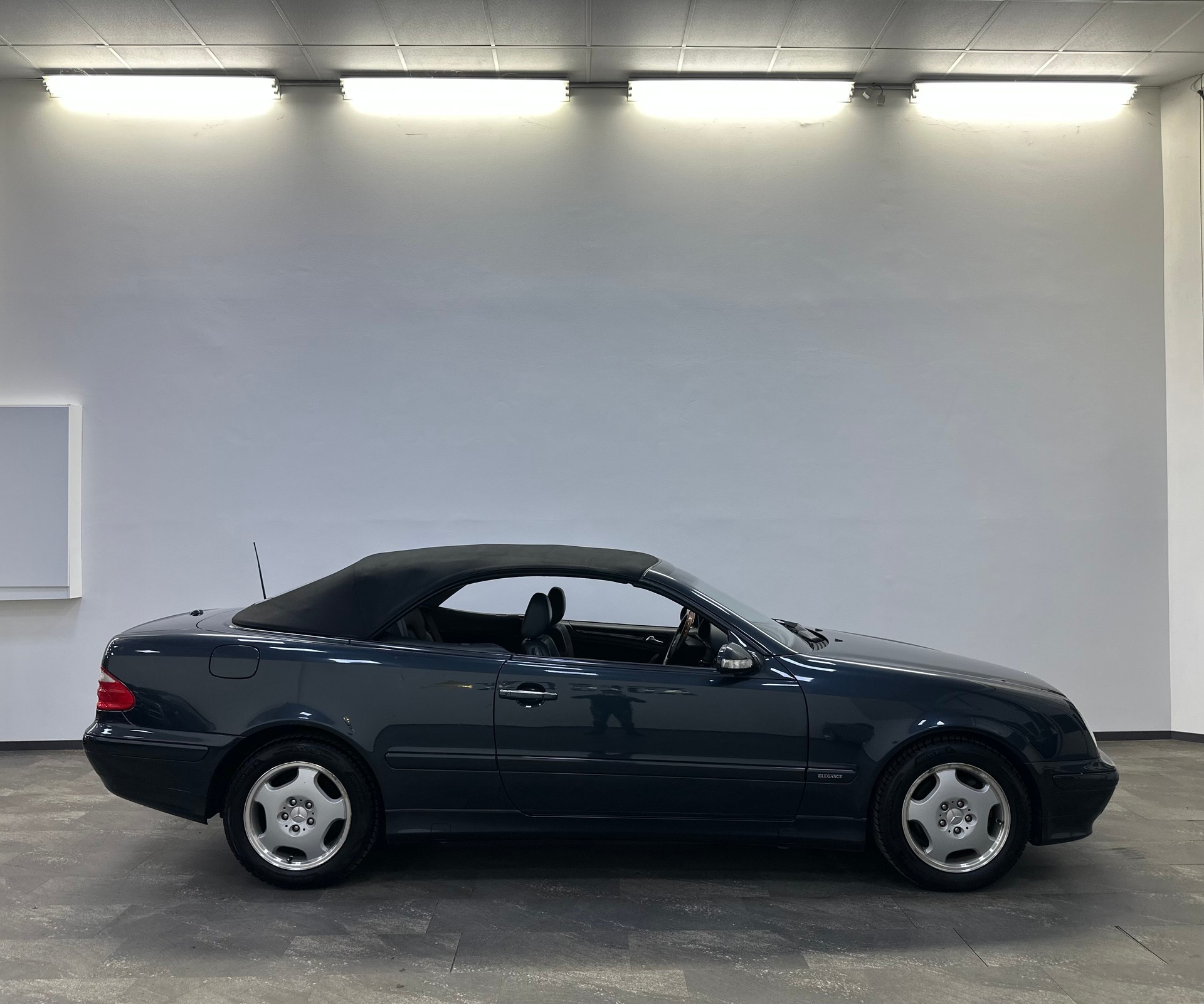 MERCEDES-BENZ CLK 320 Elégance Automatic-image-7