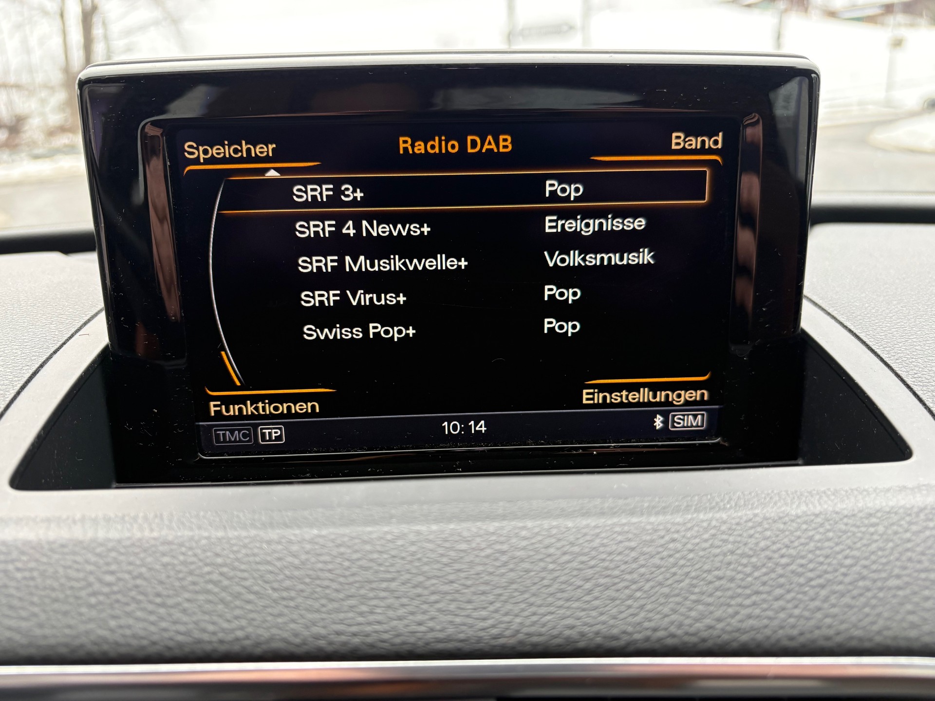 AUDI Q3 2.0 TDI quattro S-tronic-image-10