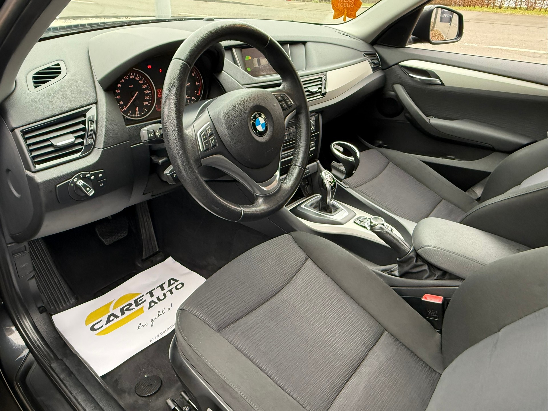 BMW X1 xDrive 20i Steptronic-image-10